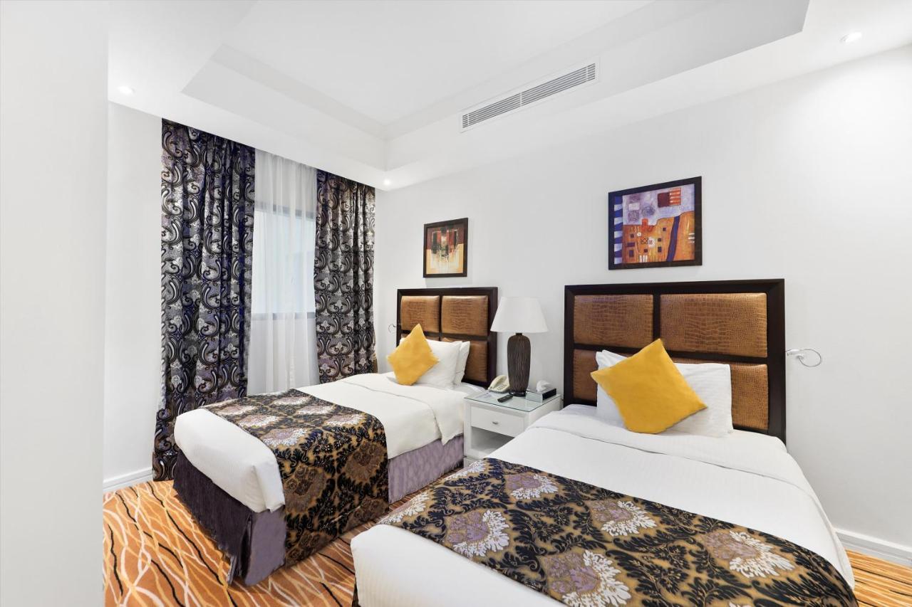 Plaza Hotel 4*