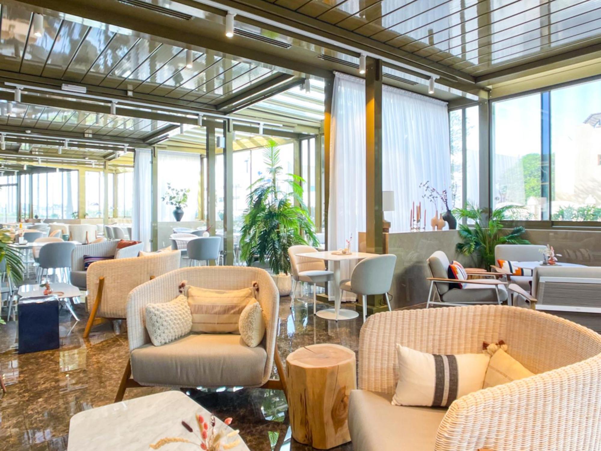 Voco Doha West Bay Suites By Ihg Hotel