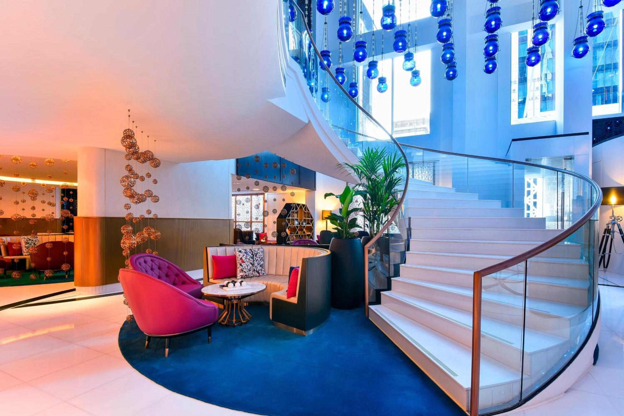 W Hotel 5*
