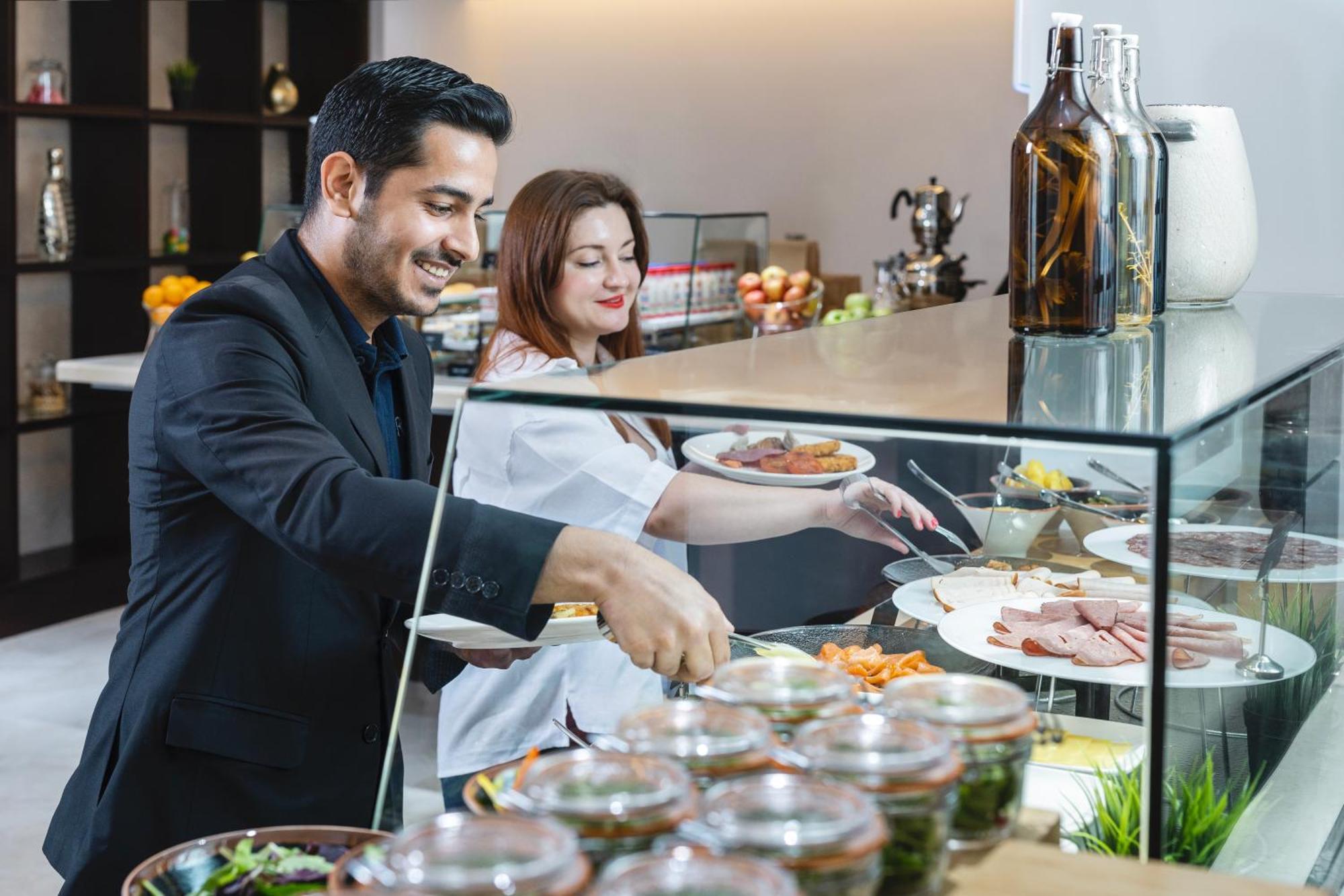 Riviera Rayhaan By Rotana Hotel 4*