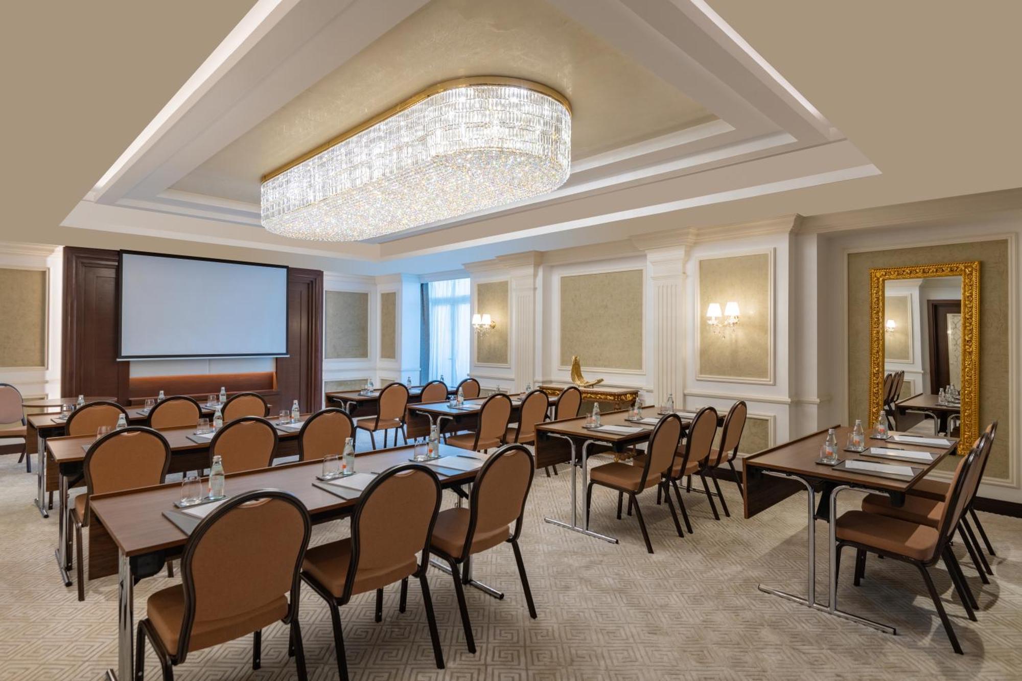 Riviera Rayhaan By Rotana Hotel 4*