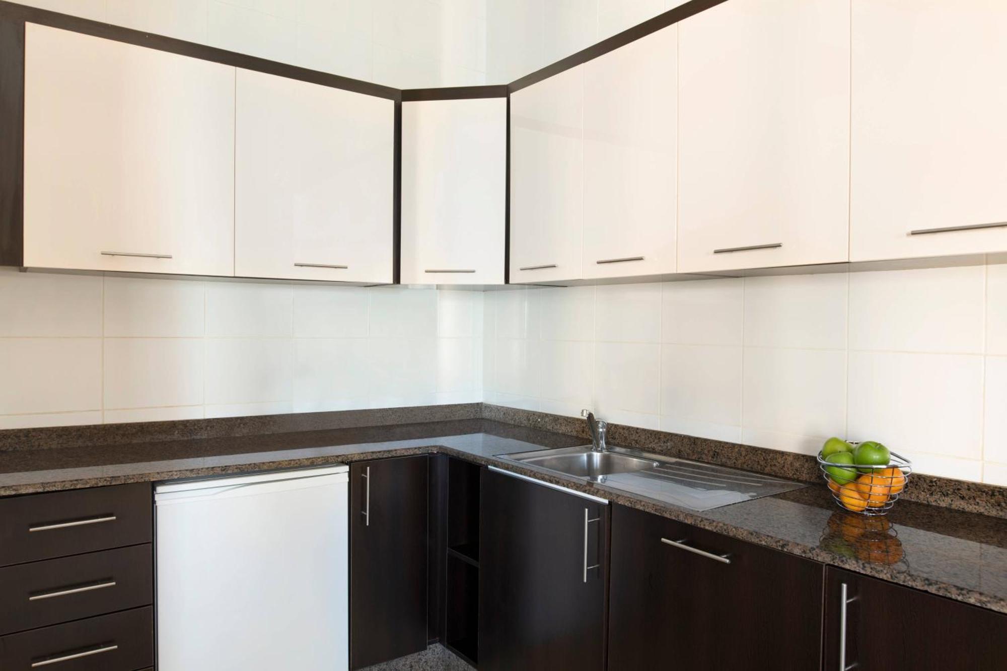 Hyatt Residences West Bay 4*