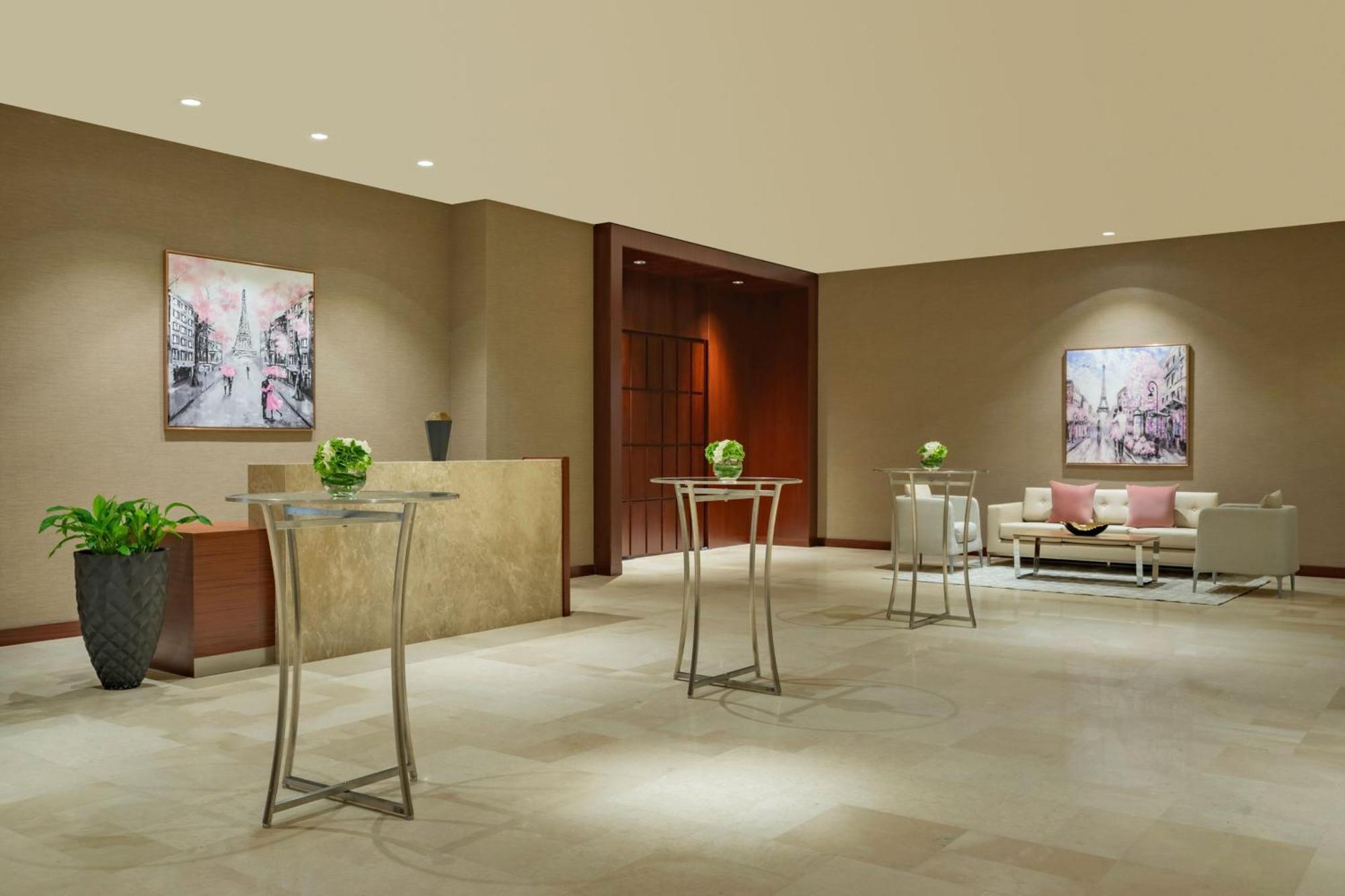 Le Meridien Center