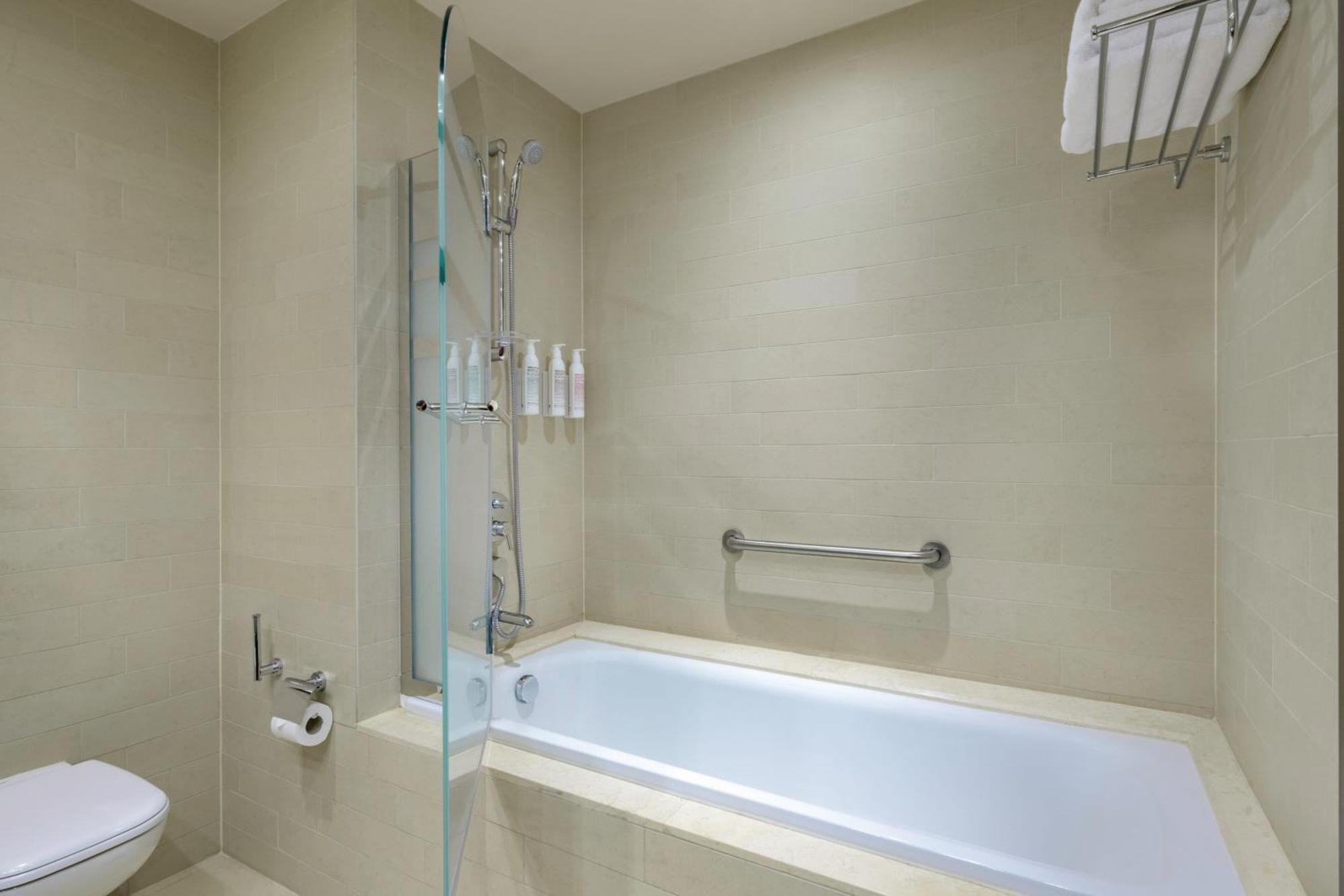 Le Meridien Center