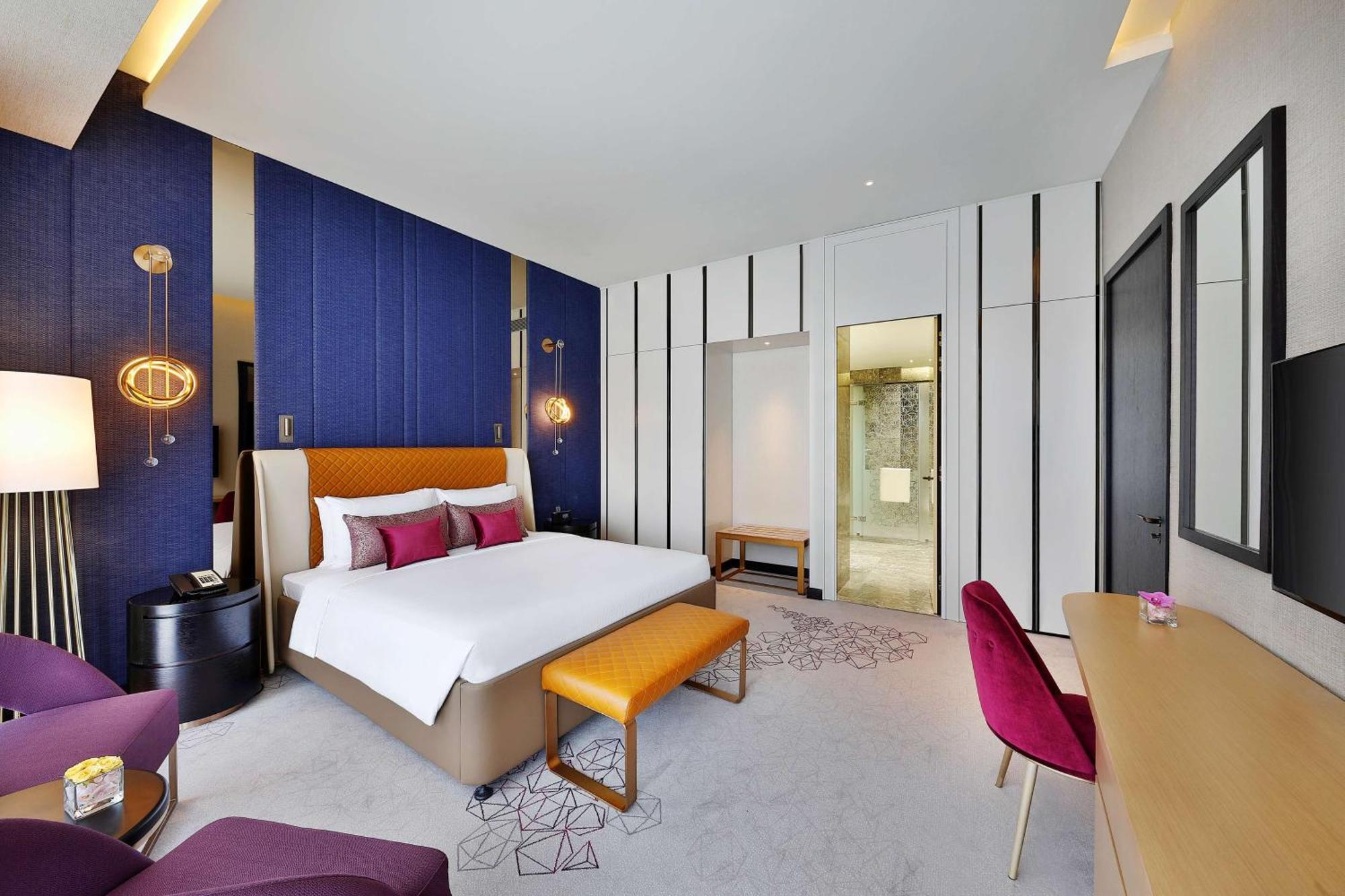 Alrayyan Doha, Curio Collection By Hilton