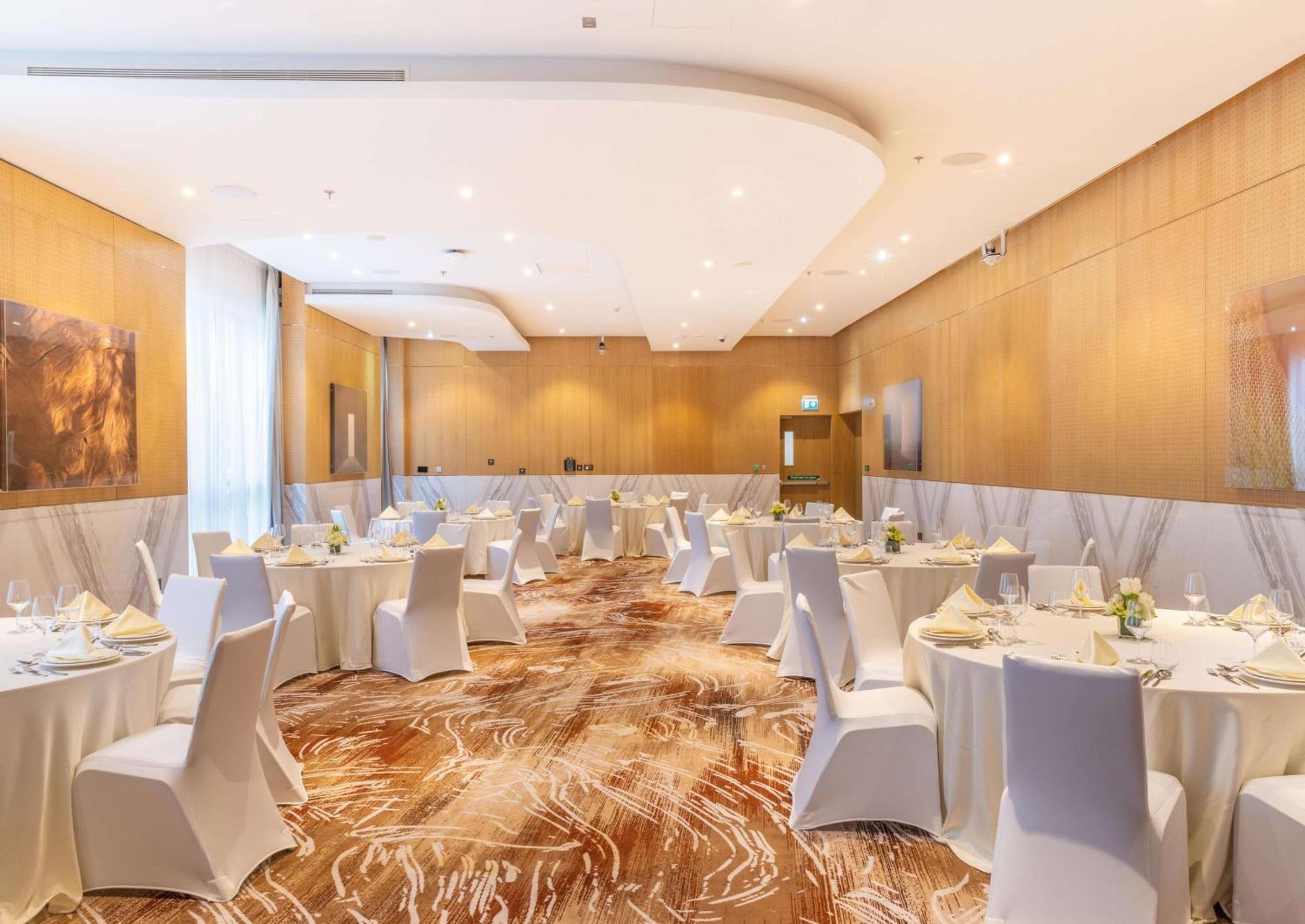 Hotel Embassy By Hilton Old Town 4*