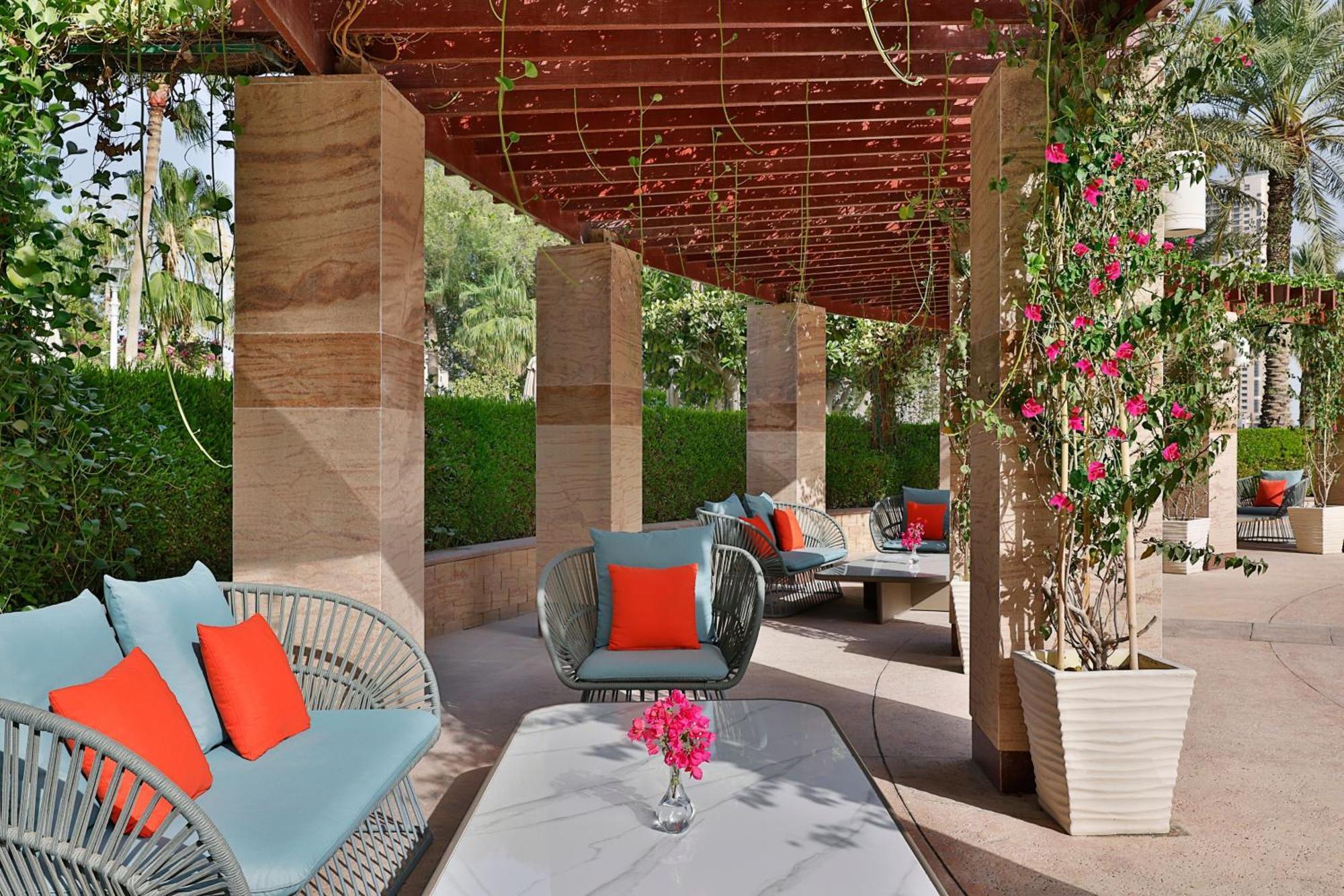 The Ritz-carlton, Khách sạn 5*