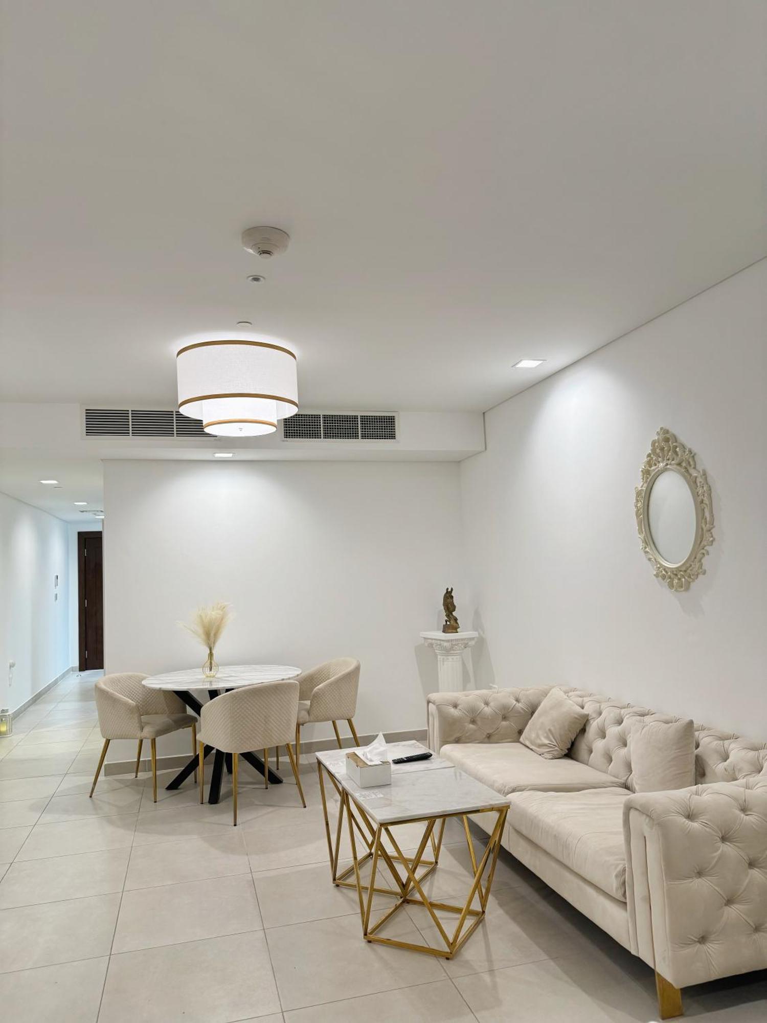 Studio With Beach Access Viva Bahriya, Pearl Qatar