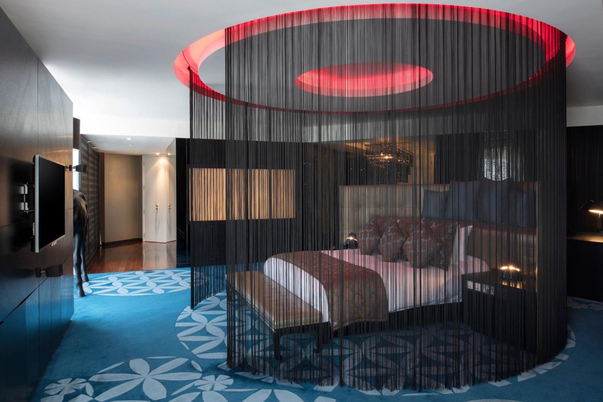Hotel W