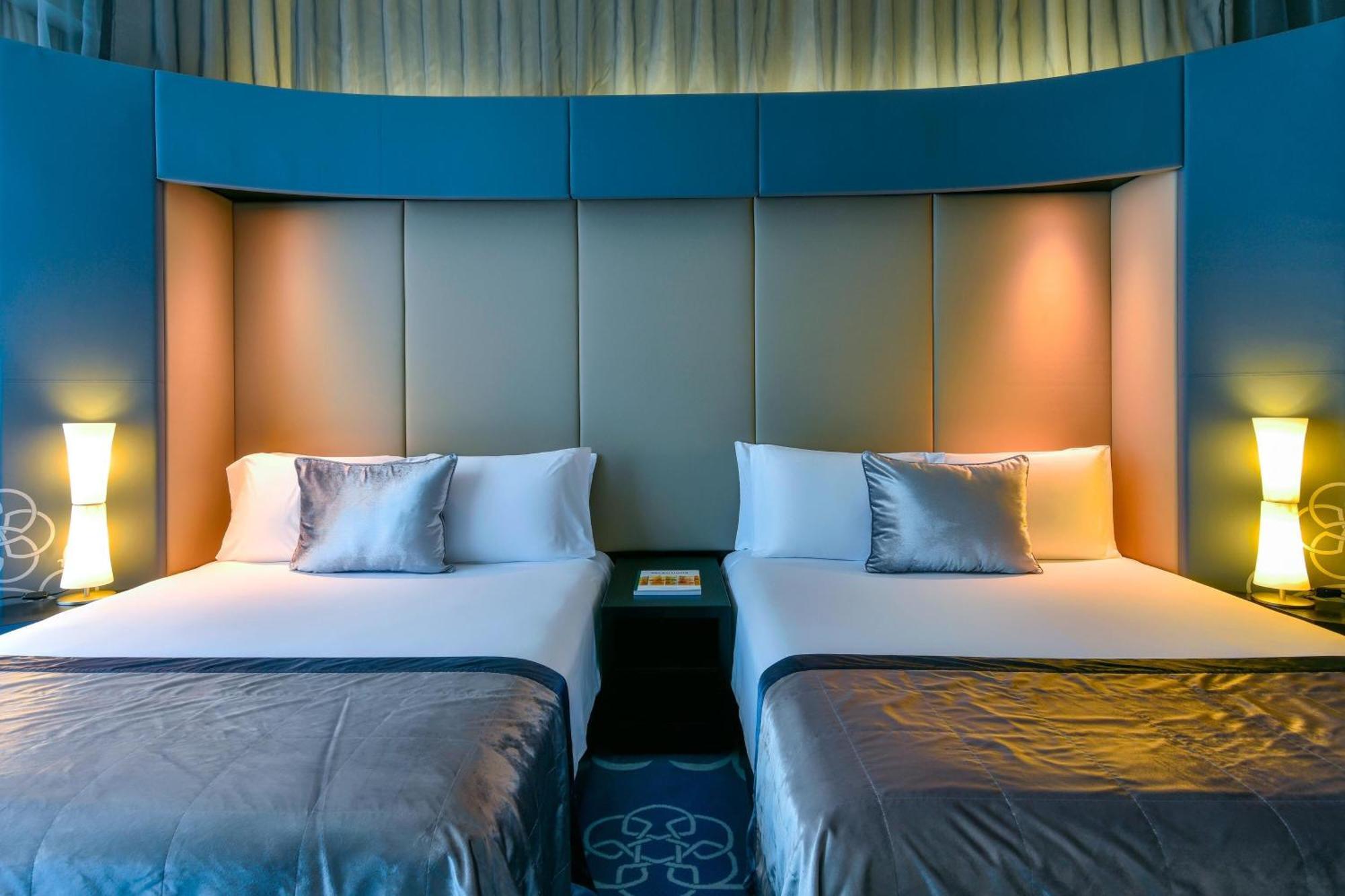 W Hotel 5*