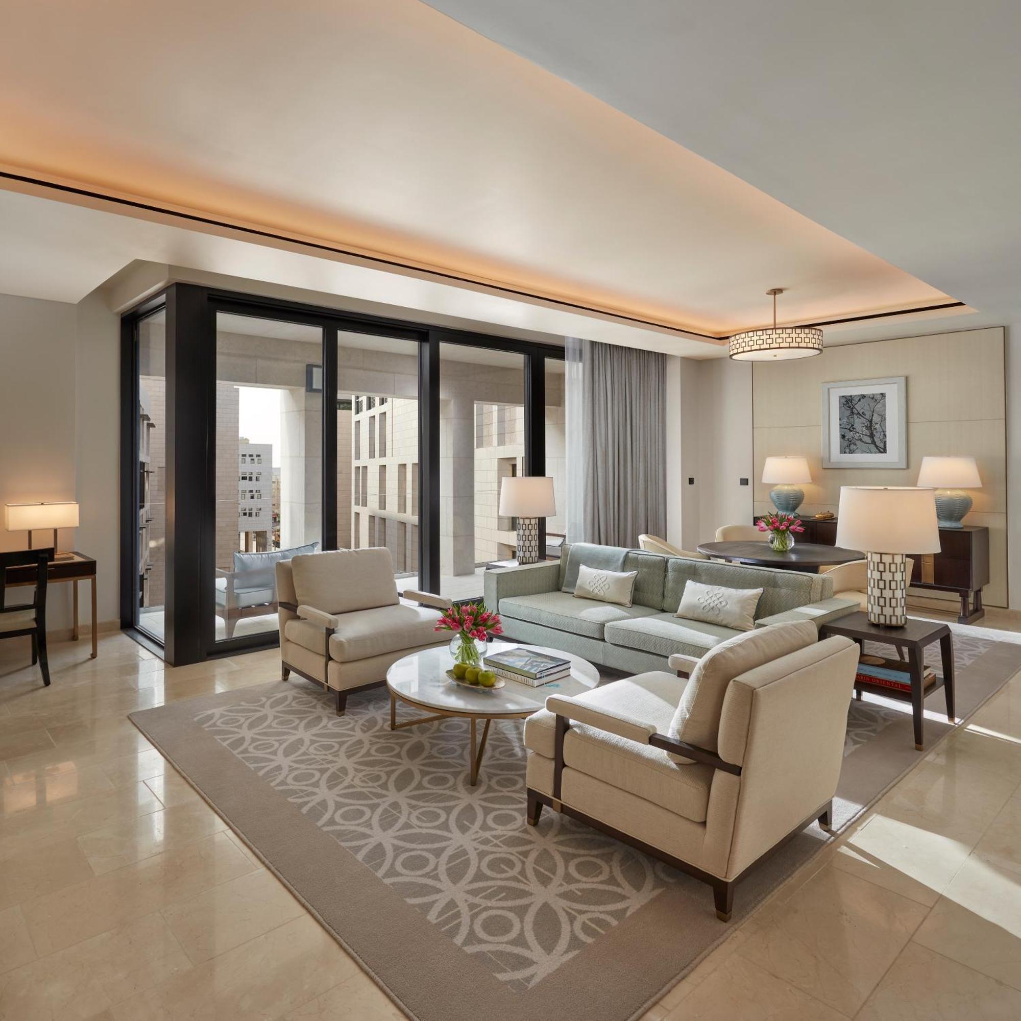 Mandarin Oriental, Hotel