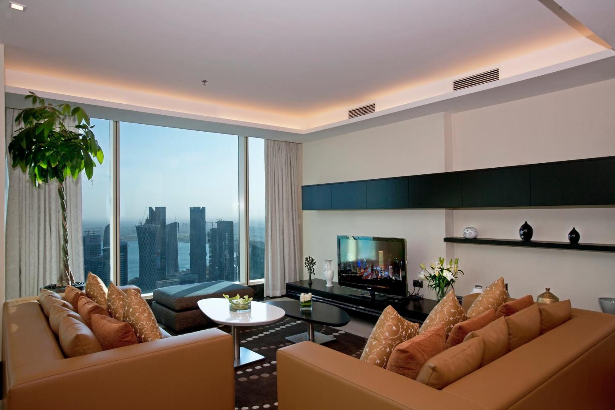 Kempinski Residences & Suites, Khách sạn hẻo lánh 5*