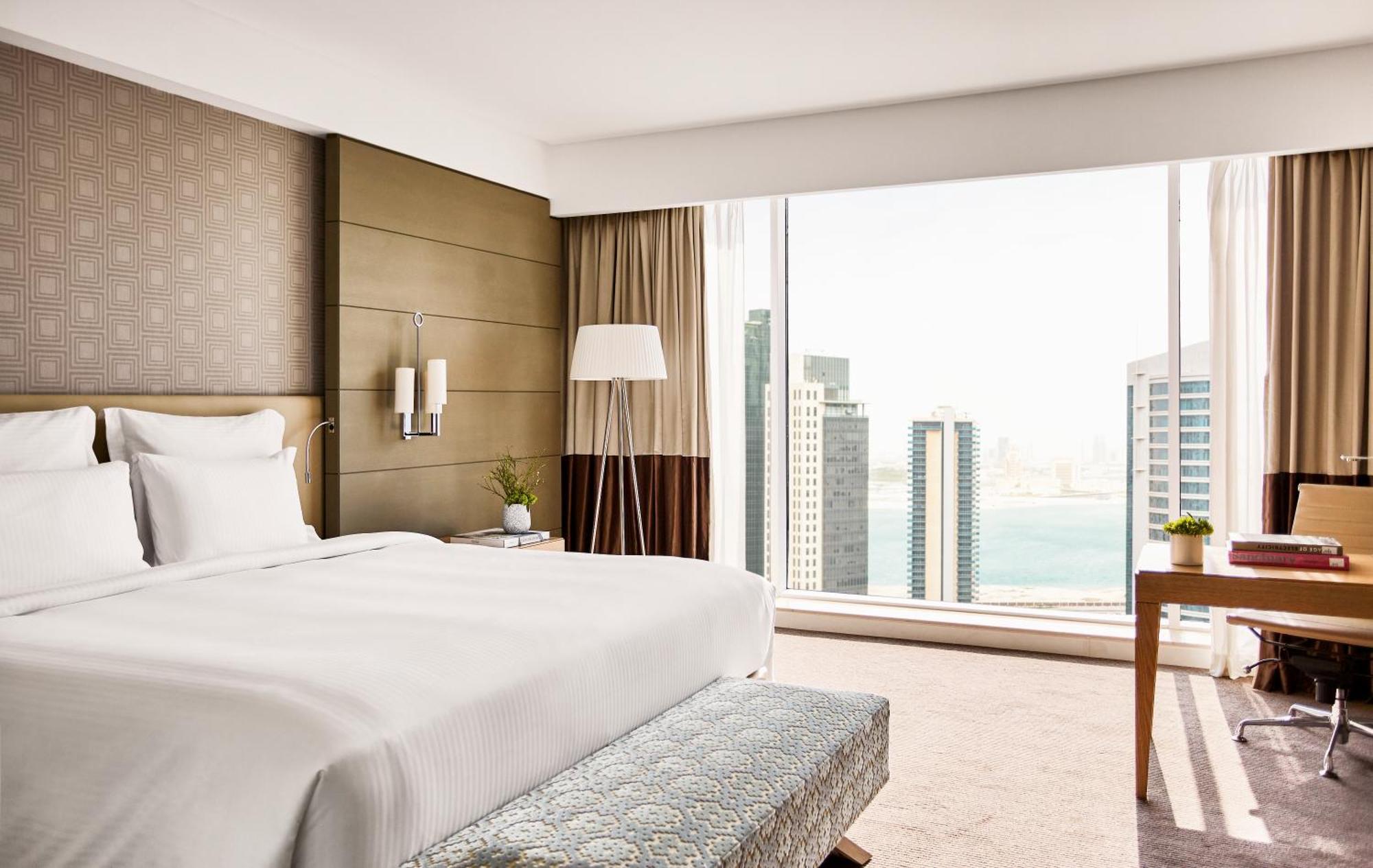 Pullman West Bay 5*
