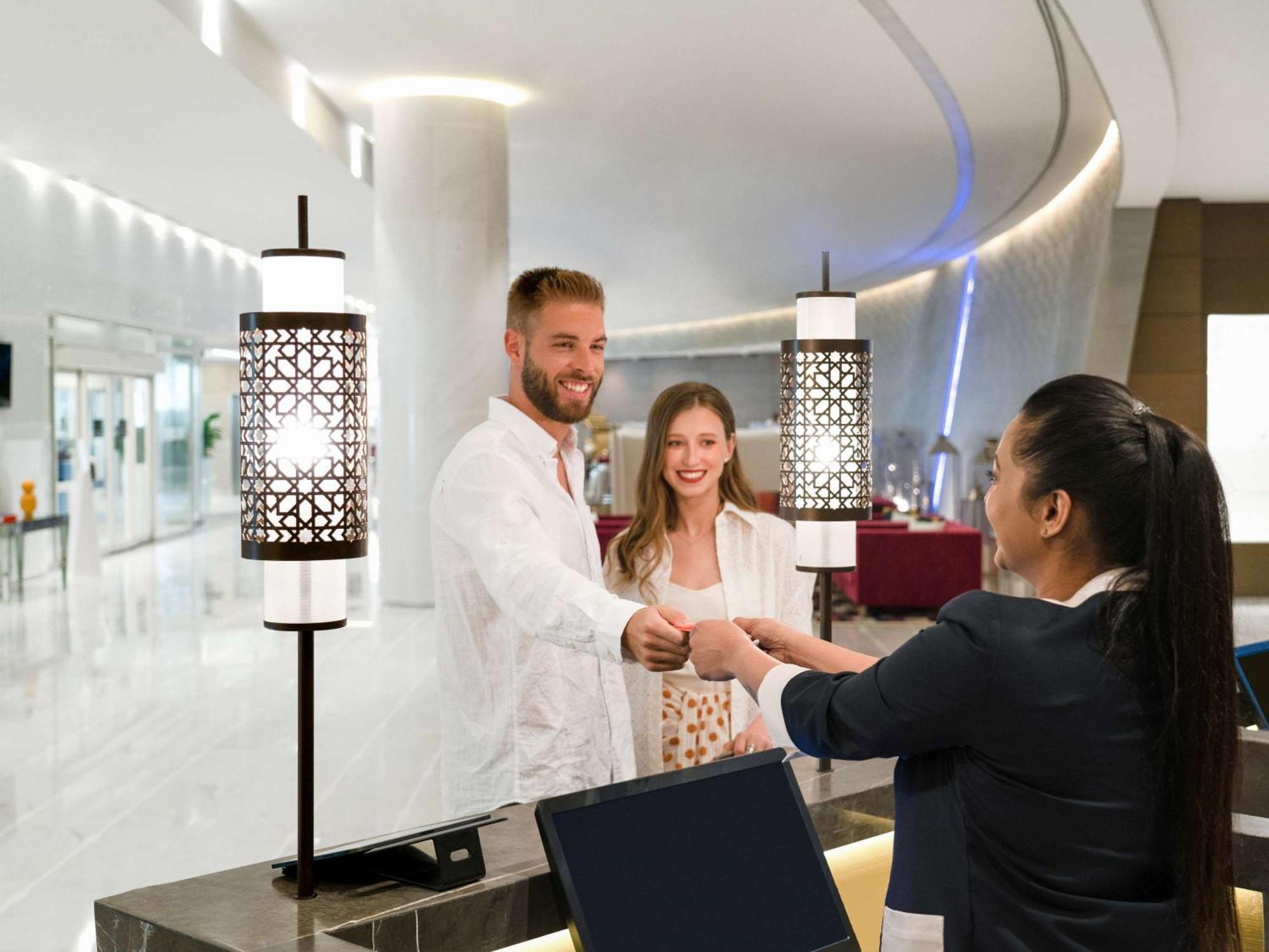 Pullman West Bay 5*