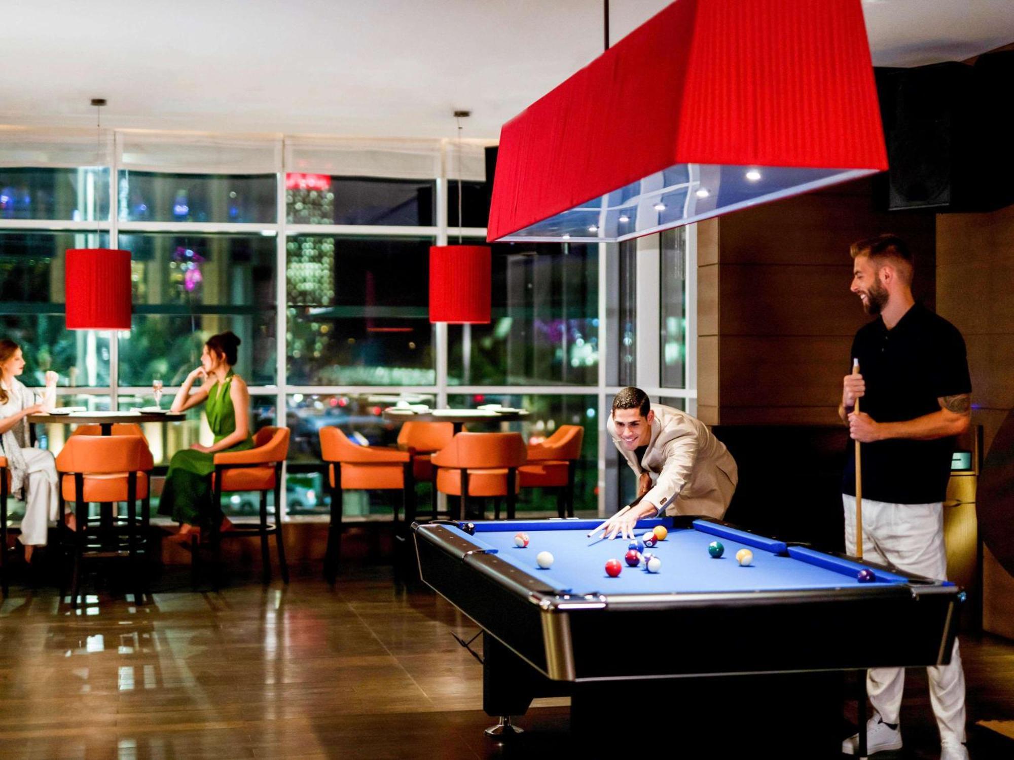 Pullman West Bay Hotel 5*