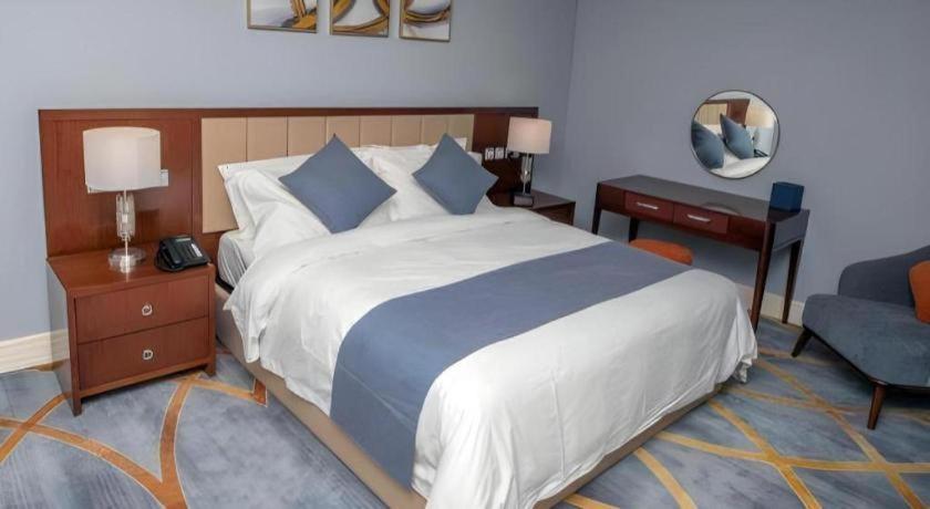 Hotel Royal Sherao فندق شراعوه الملكي 4*