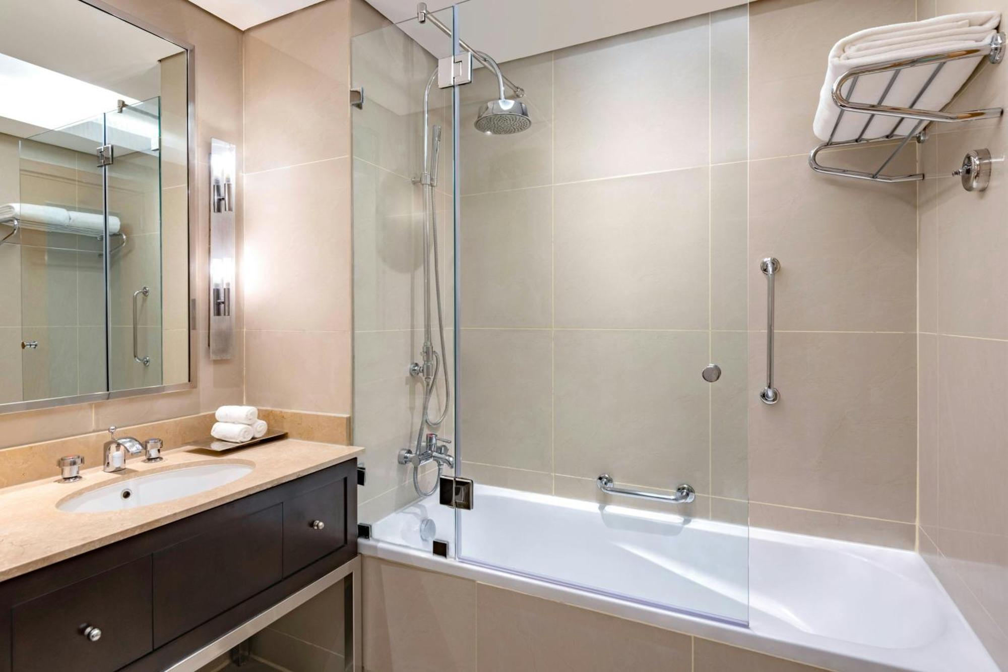 Qabila Westbay By Marriott Hotel Doha