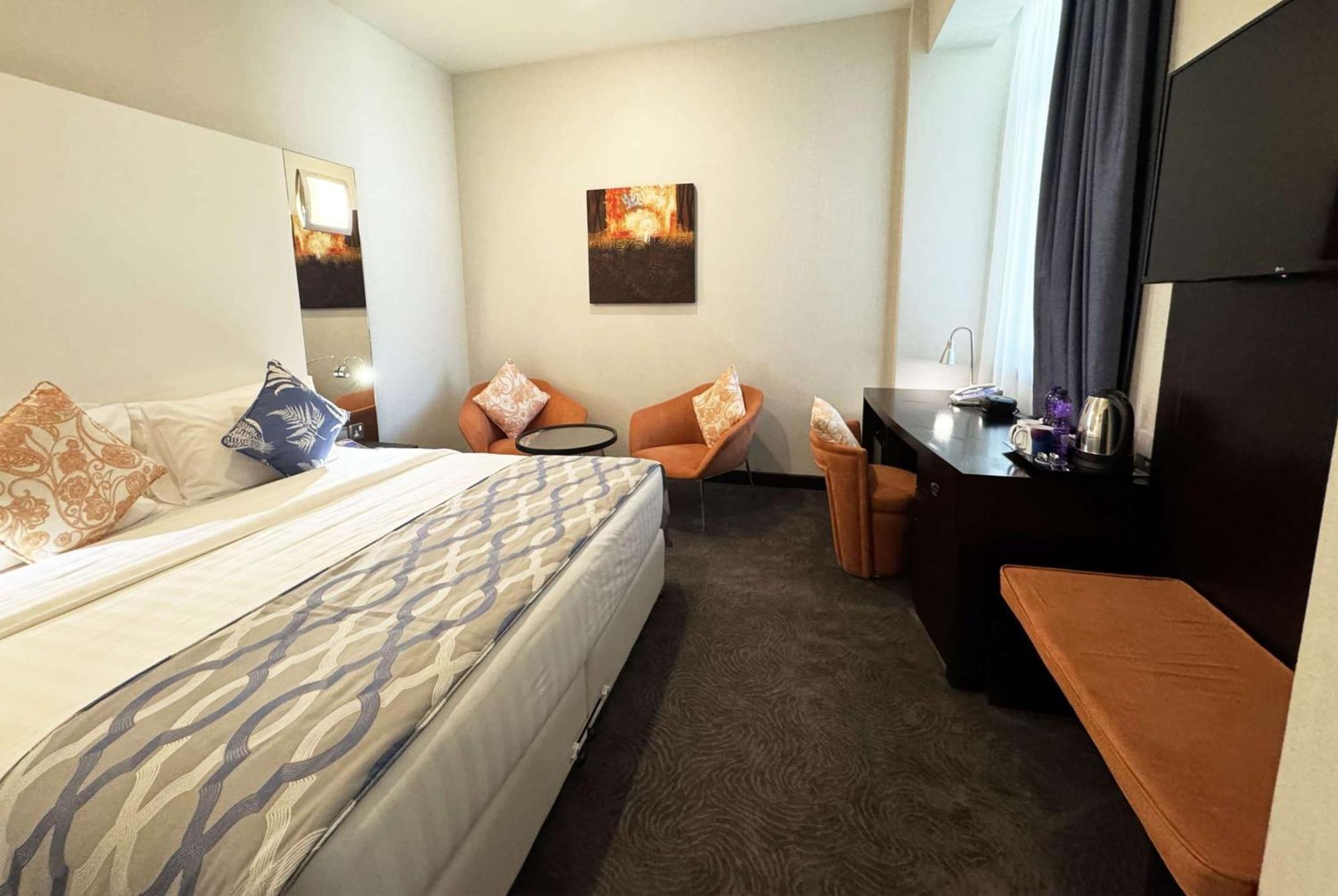 Ramada Encore By Wyndham Khách sạn Doha