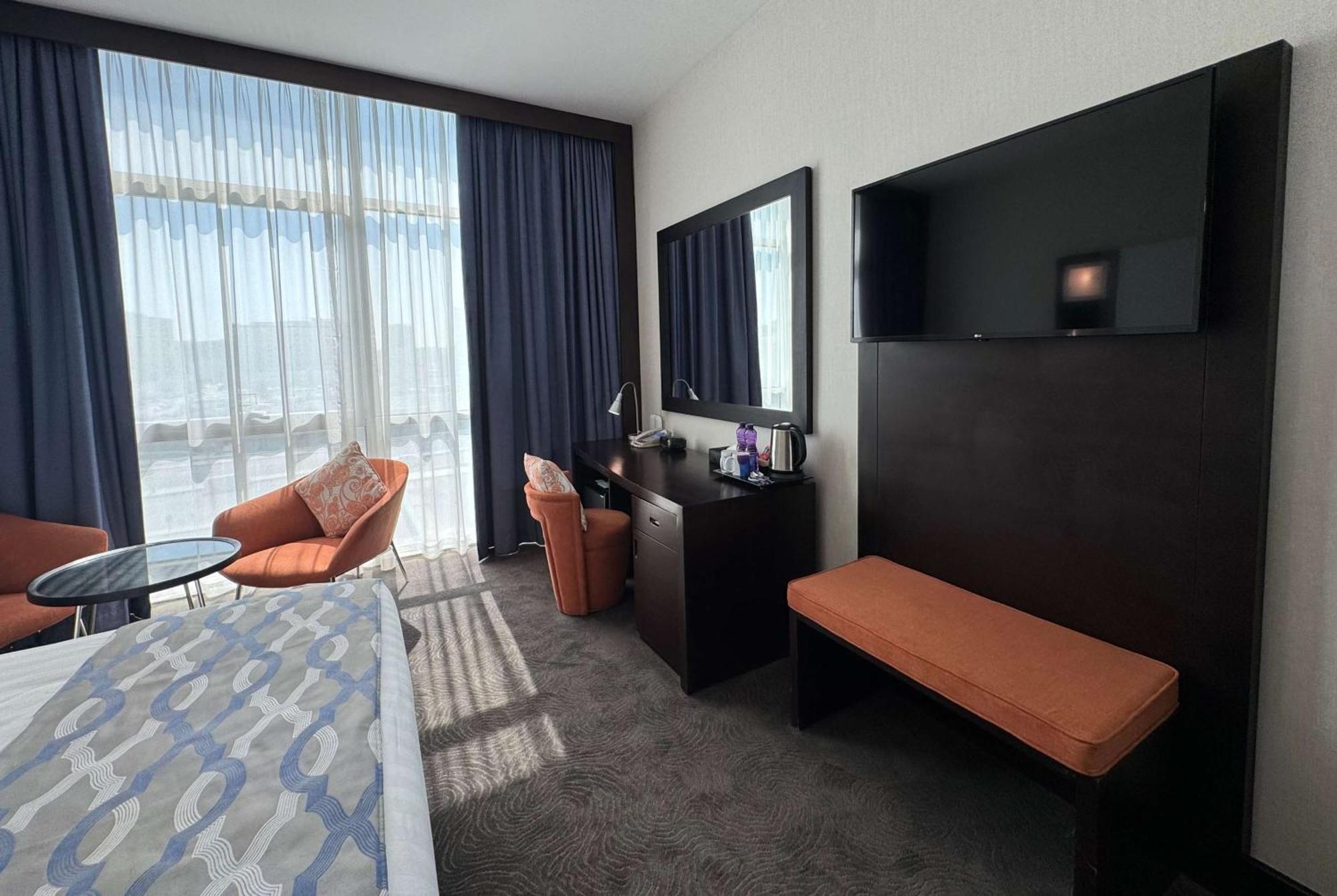 Khách sạn Ramada Encore By Wyndham Doha