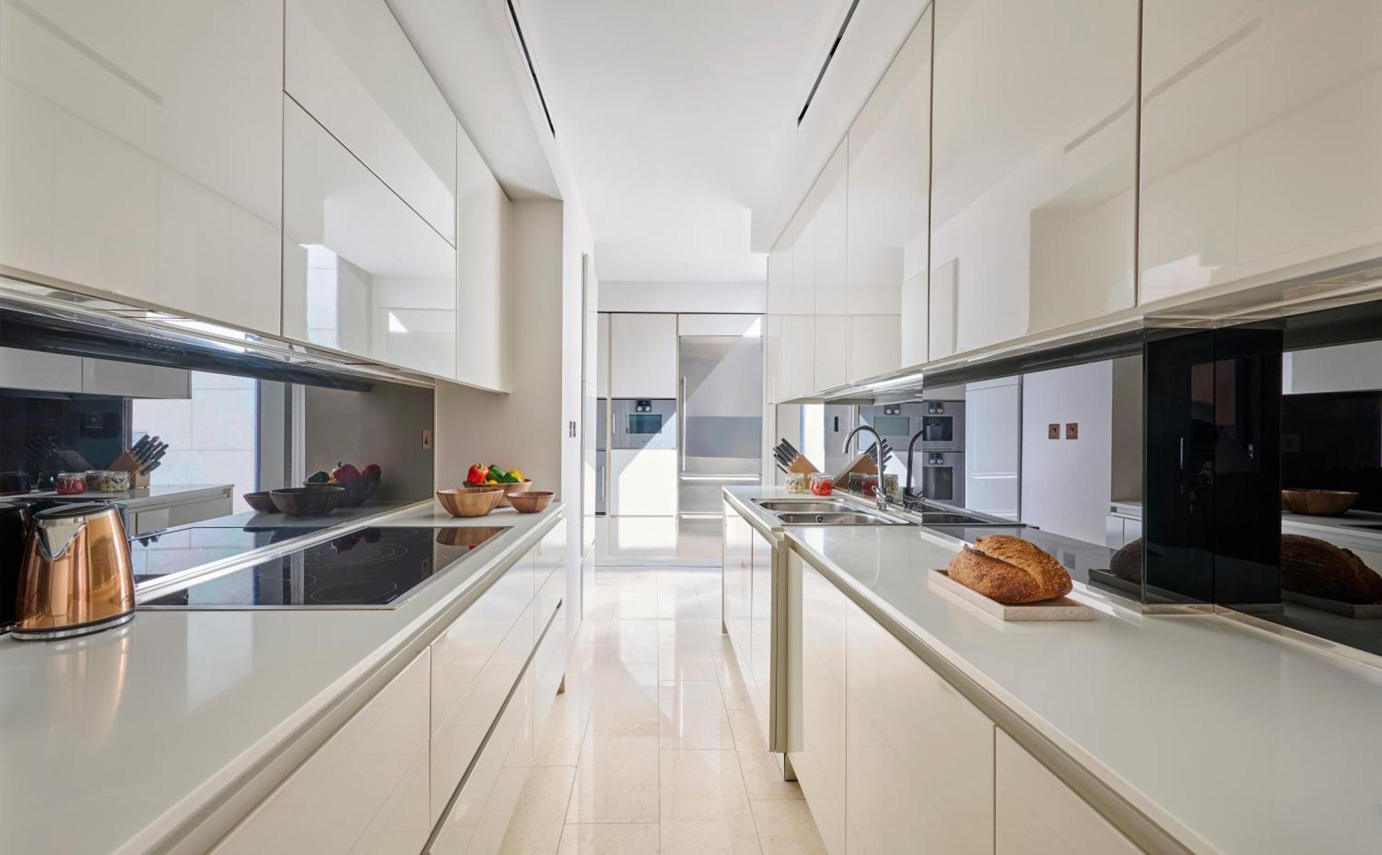 Mandarin Oriental, Hotel