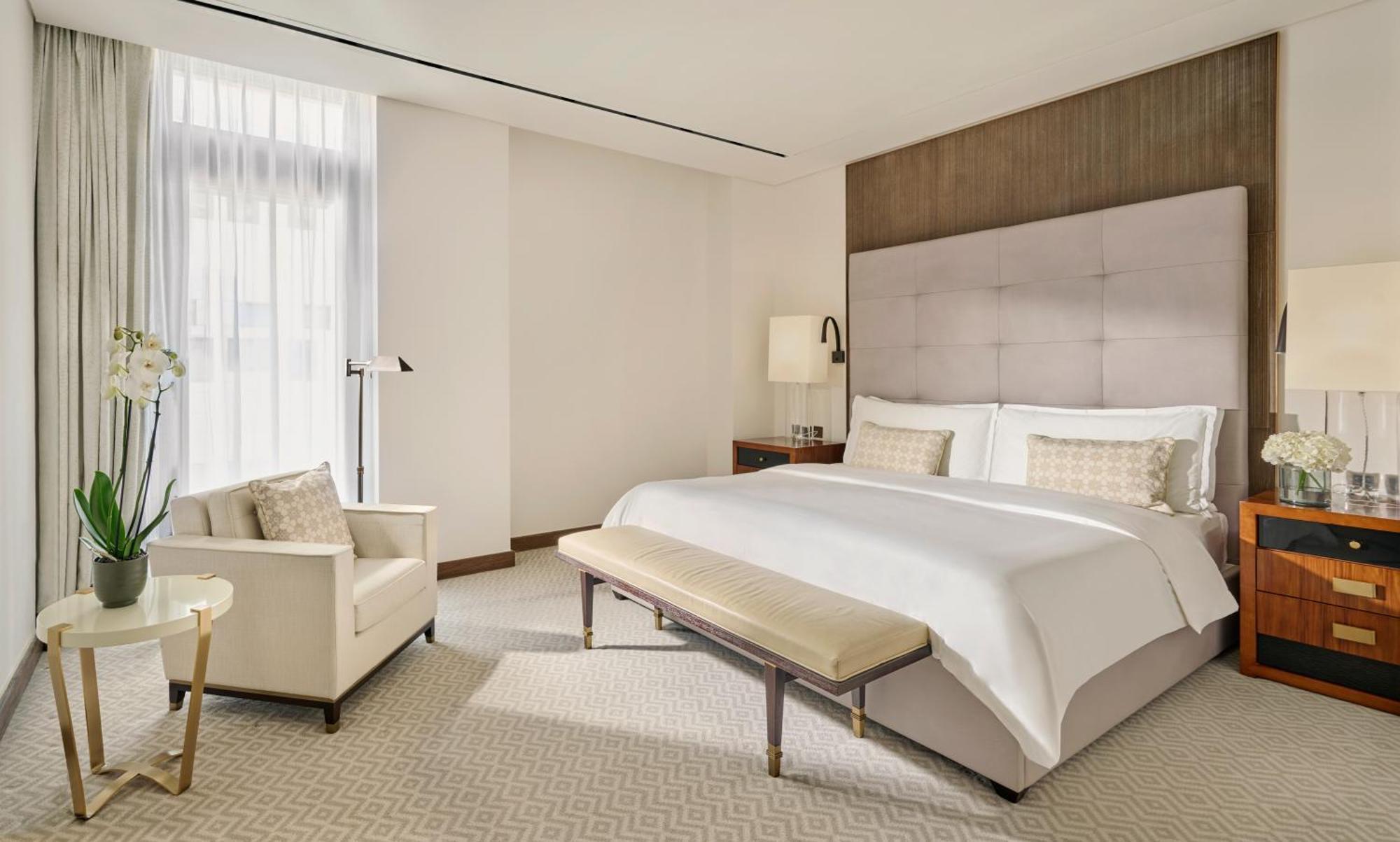 Mandarin Oriental, Hotel