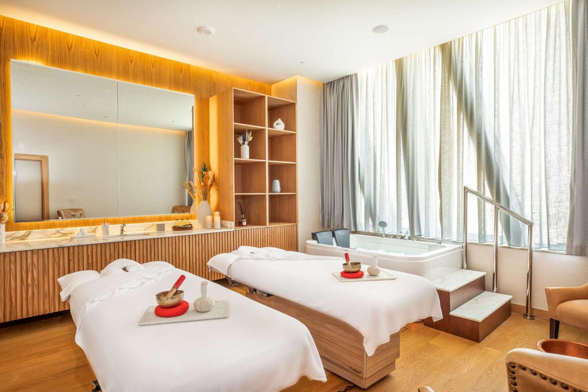 Alrayyan Doha, Curio Collection By Hilton Al Rayyan