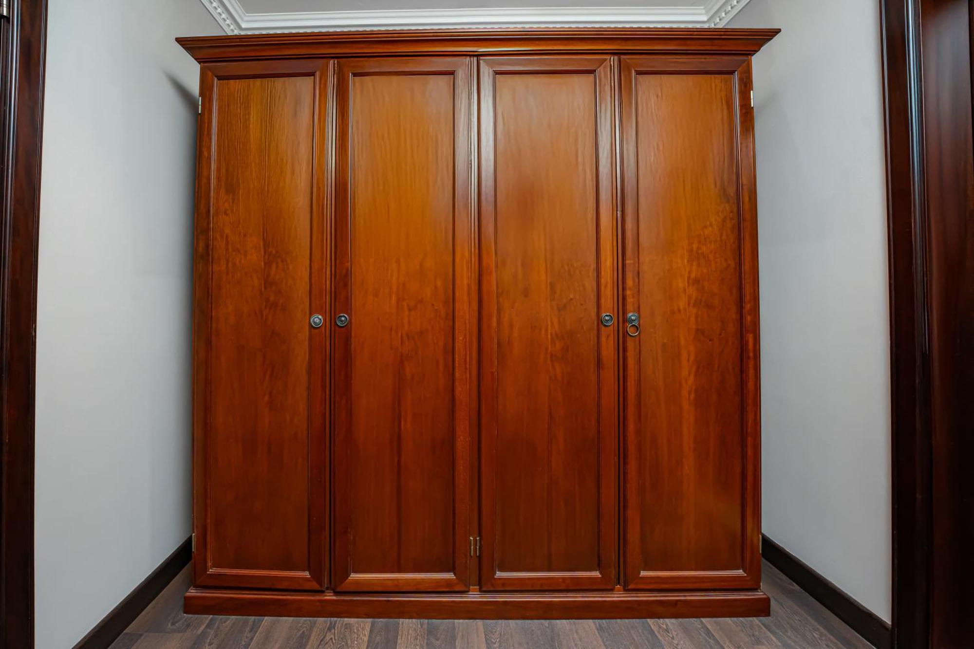 Khách sạn Millennium