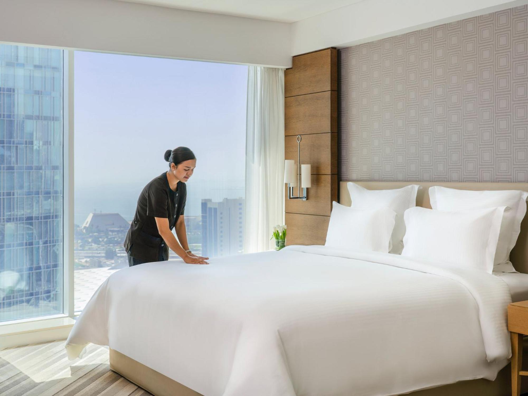 Hotel Pullman West Bay 5*