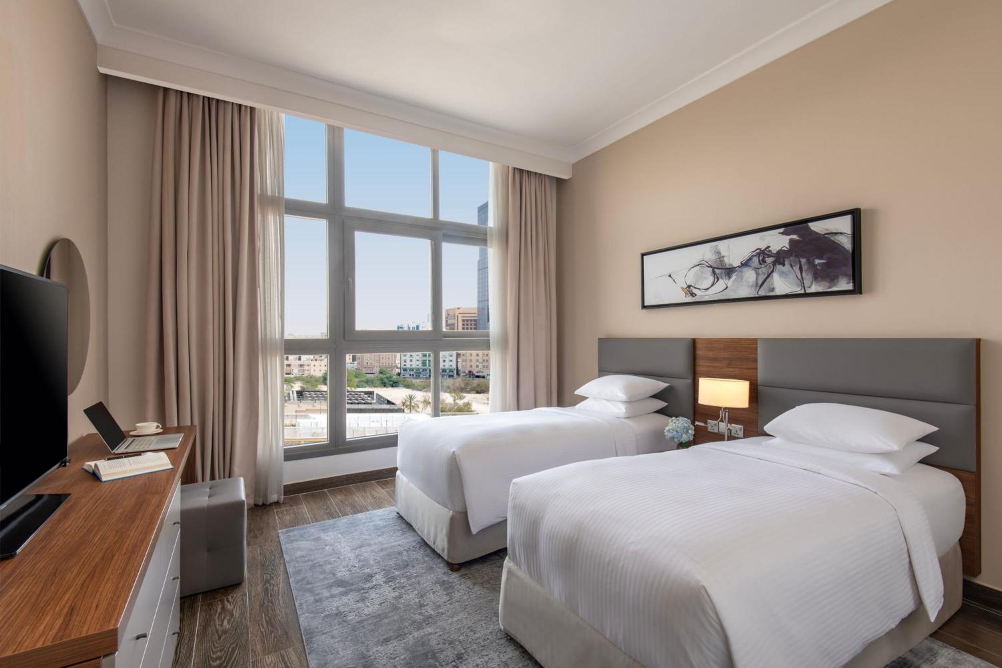 Marriott Executive Doha, Le Mirage Walk