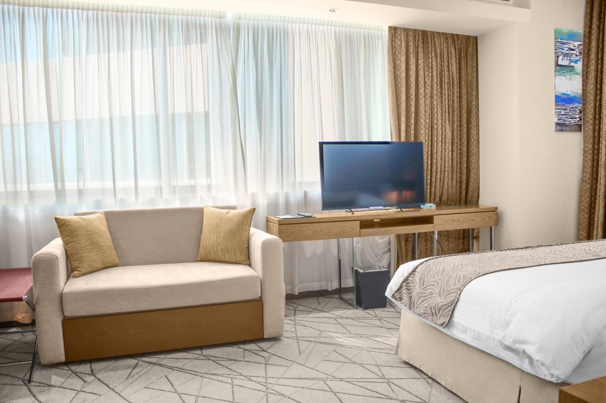 Hotel Millennium Plaza 5*
