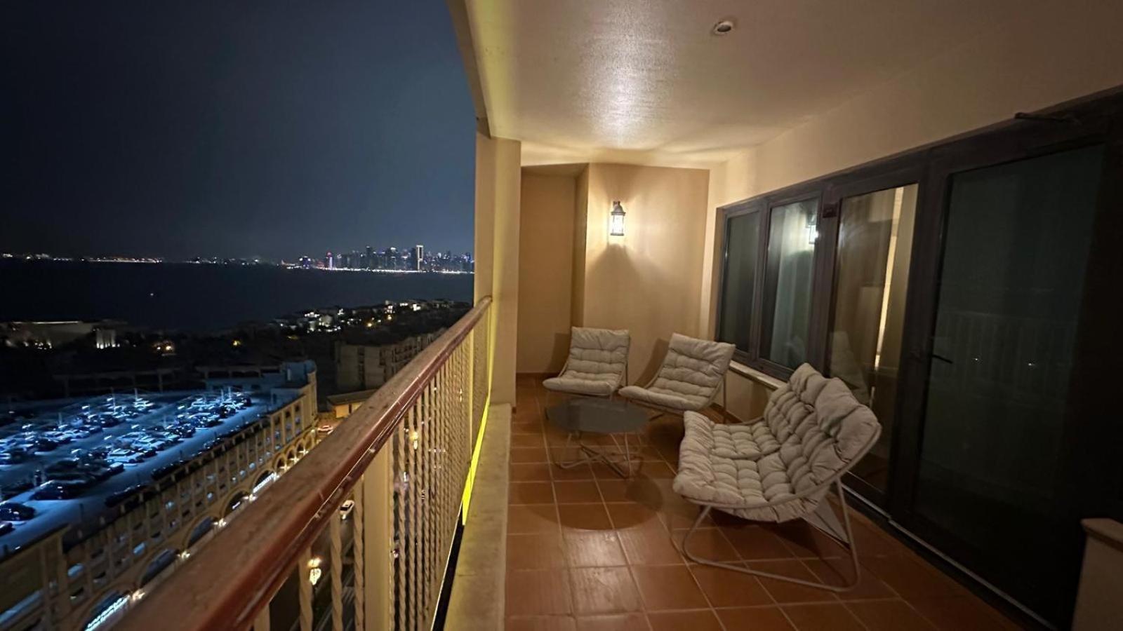 Apartment Spacious 2bhk With Balcony & Sea View *