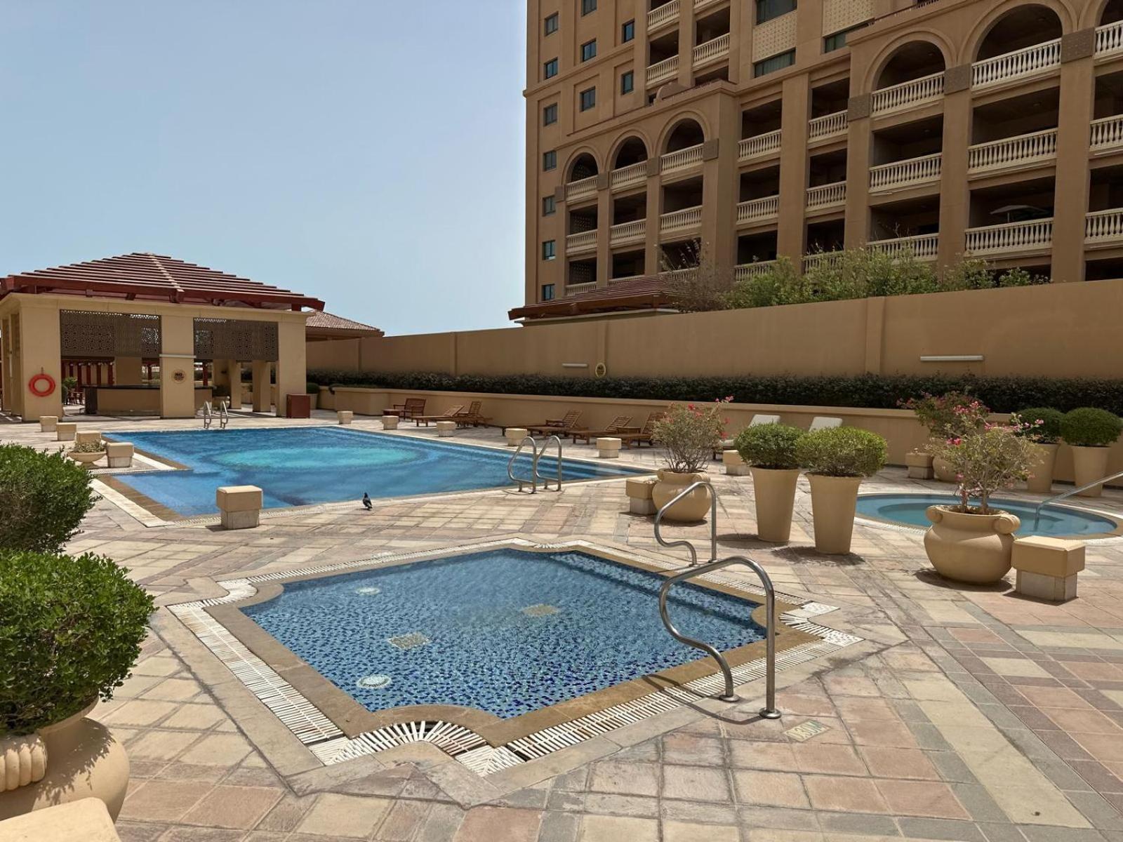 Apartment Spacious 2bhk With Balcony & Sea View Doha