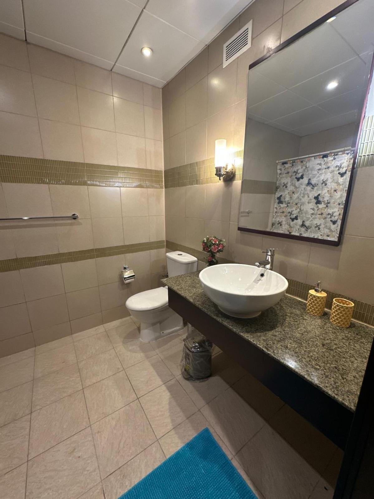 Spacious 2bhk With Balcony & Sea View Doha