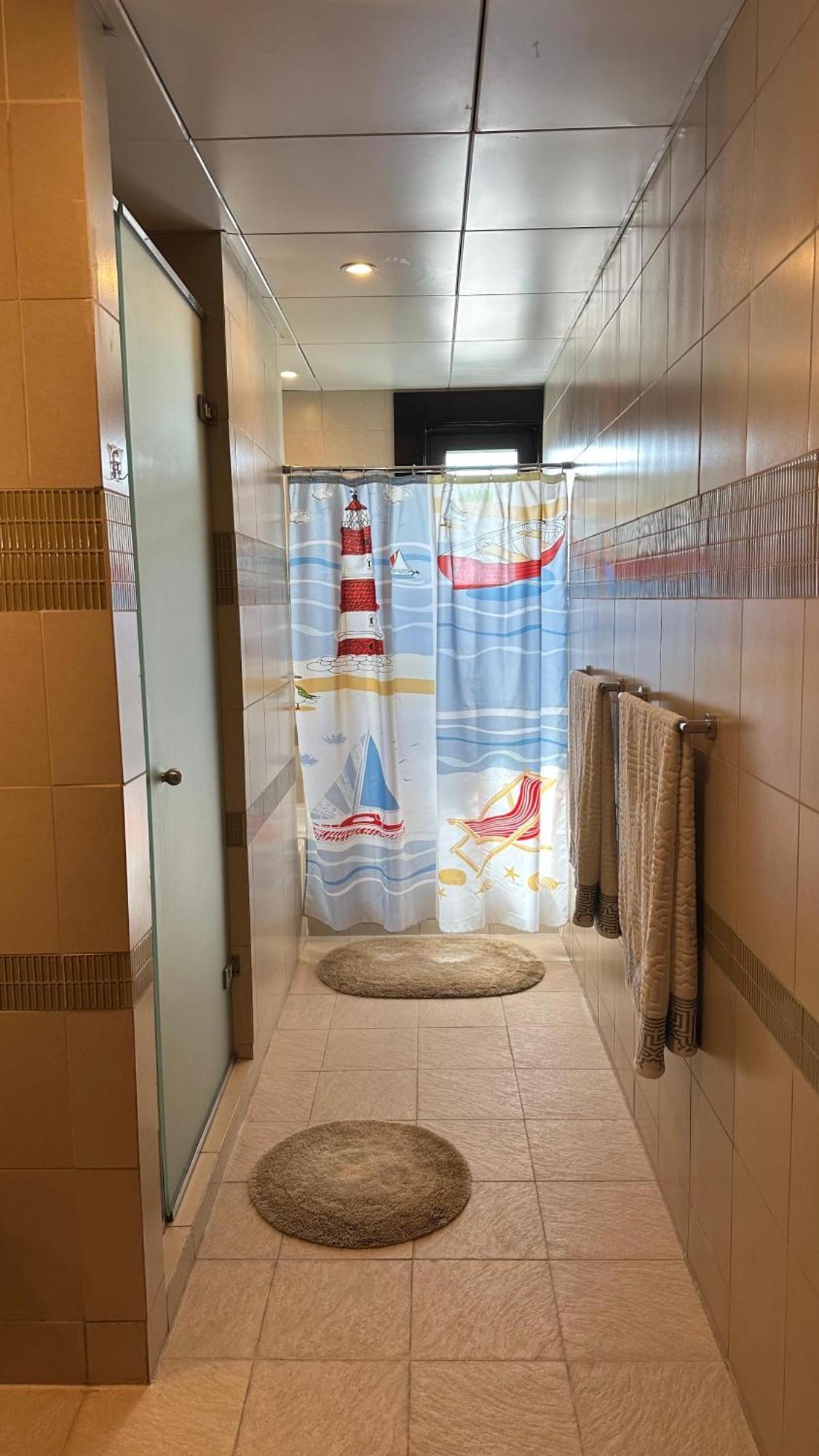 Spacious 2bhk With Balcony & Sea View Doha