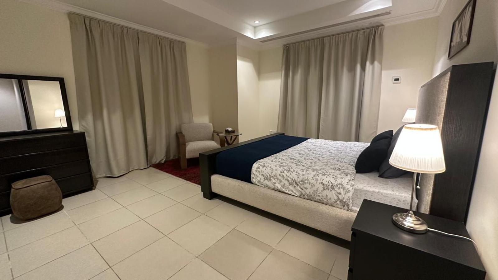 Spacious 2bhk With Balcony & Sea View Apartment