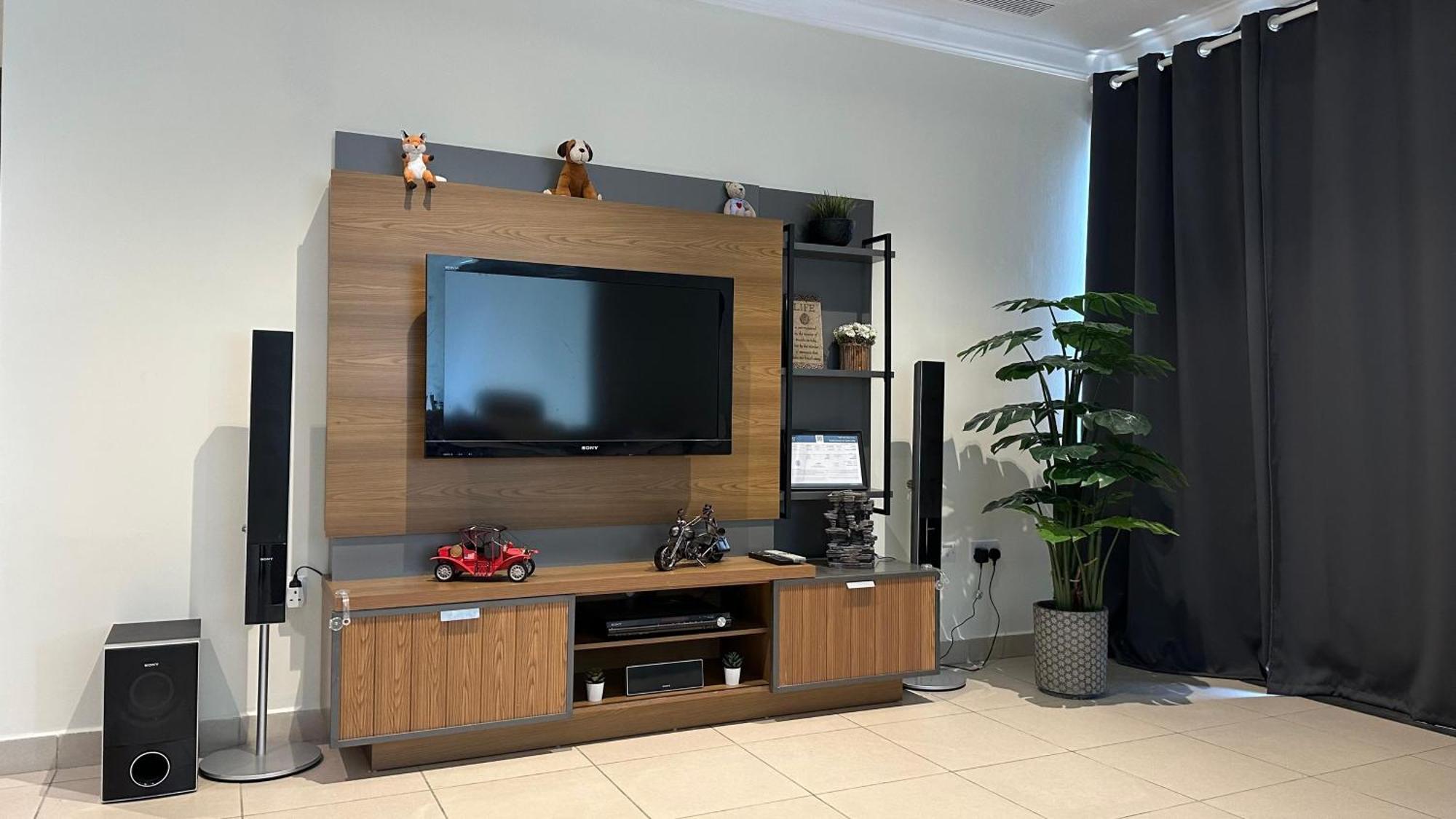Spacious 2bhk With Balcony & Sea View Apartment Doha