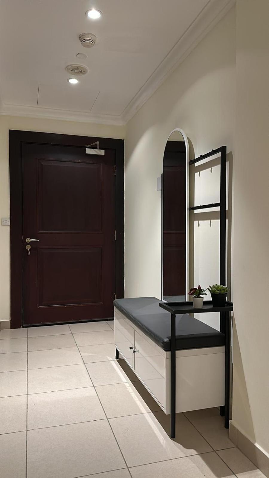 Apartment Spacious 2bhk With Balcony & Sea View Doha