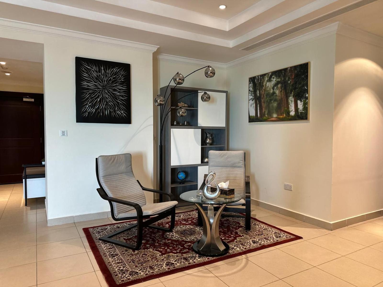 Spacious 2bhk With Balcony & Sea View *