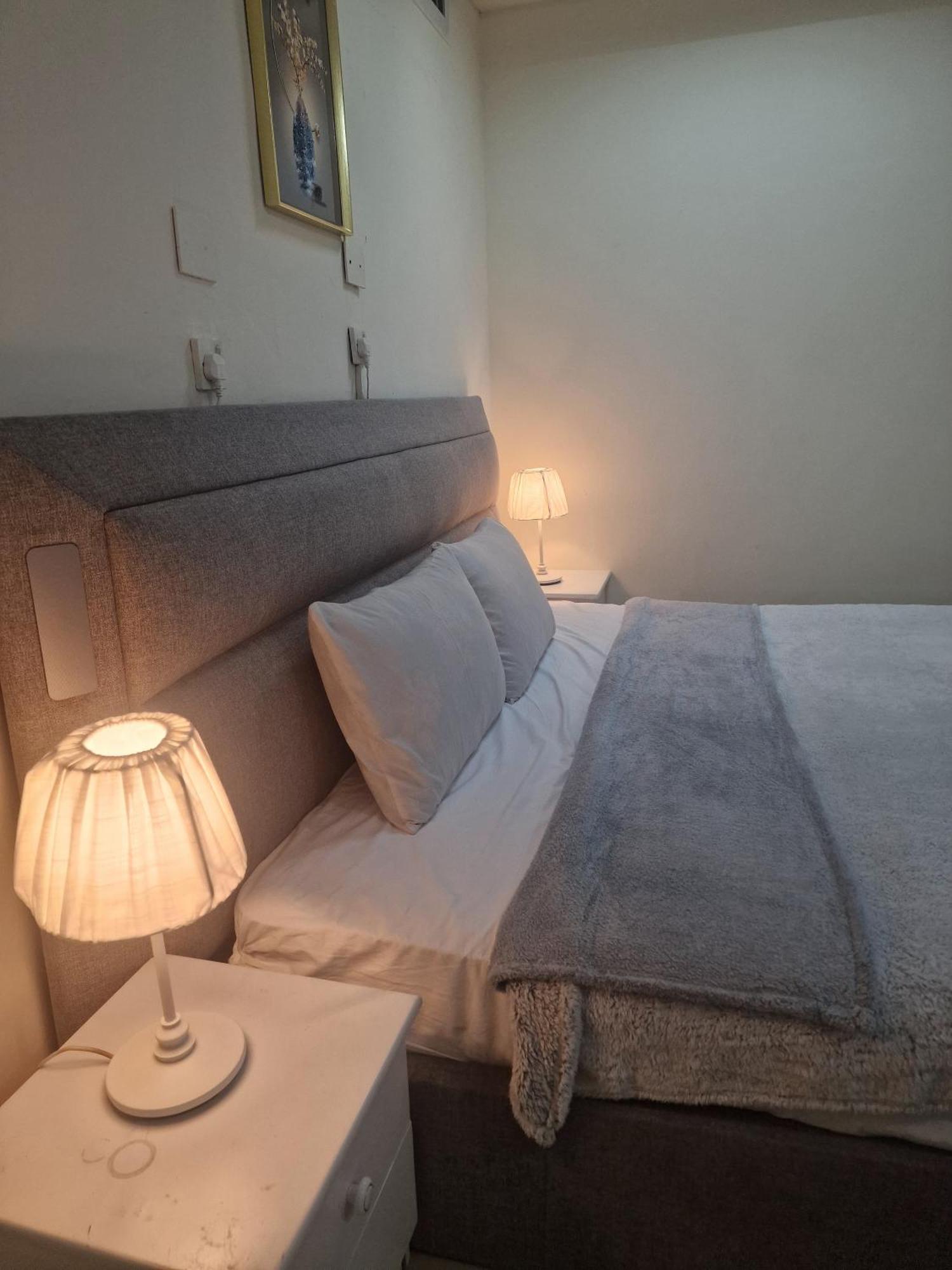 Basement Capsule hotel *