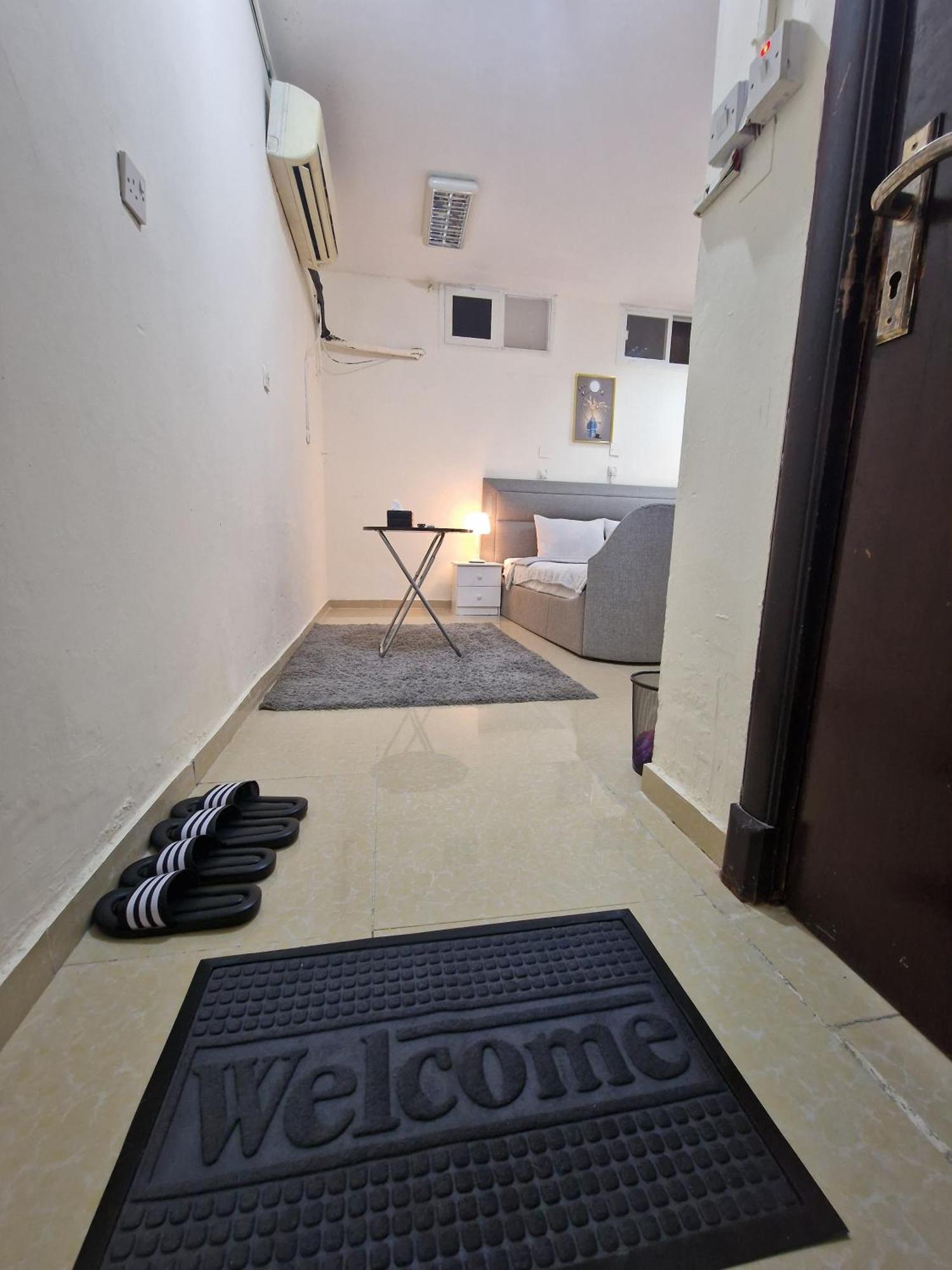 Basement Capsule hotel *