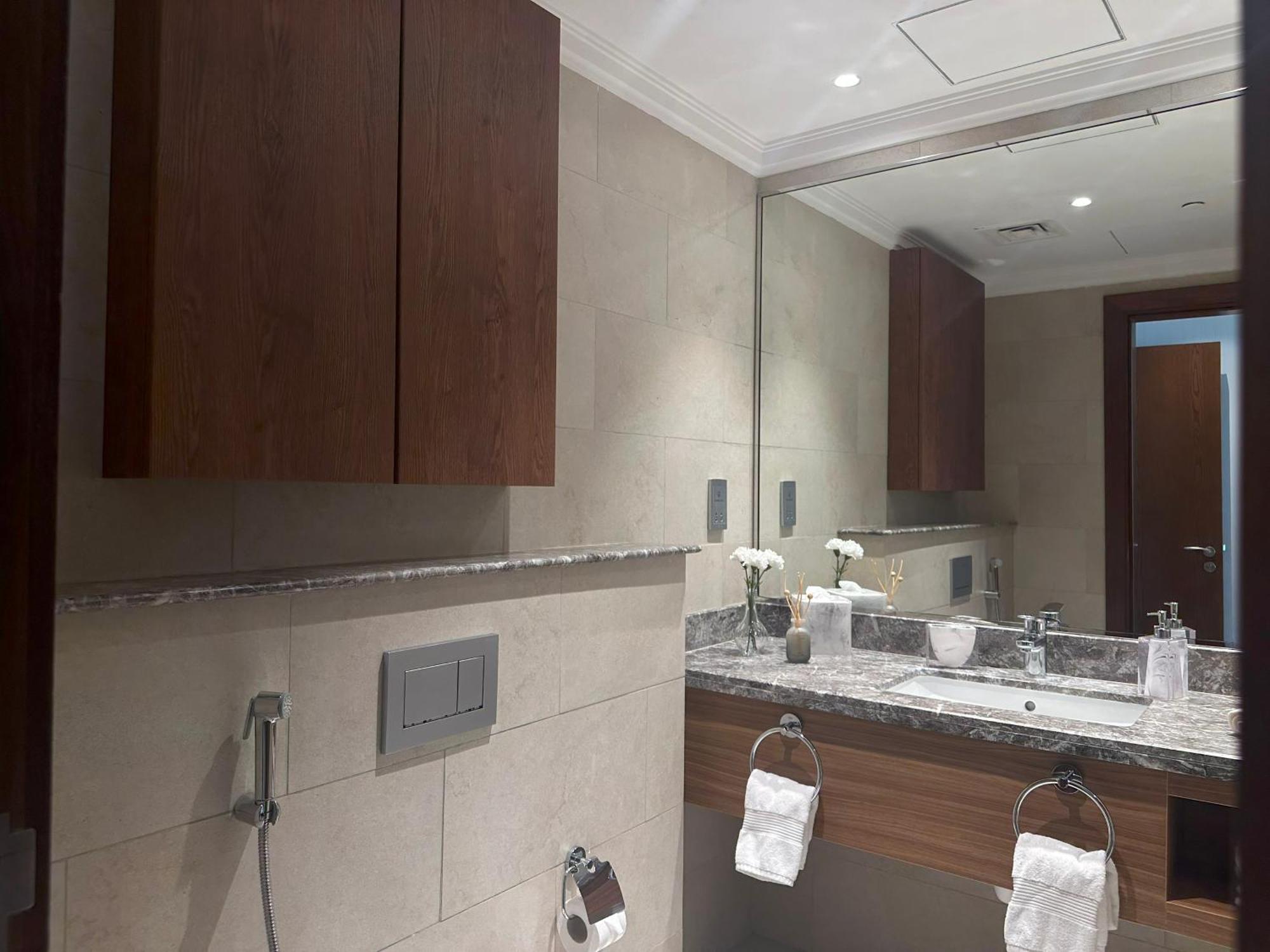 Pearl Of The Marina Baywalk Penthouse Apartment *