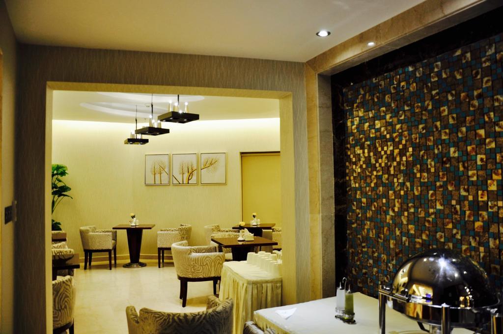 Khách sạn Asherij Doha