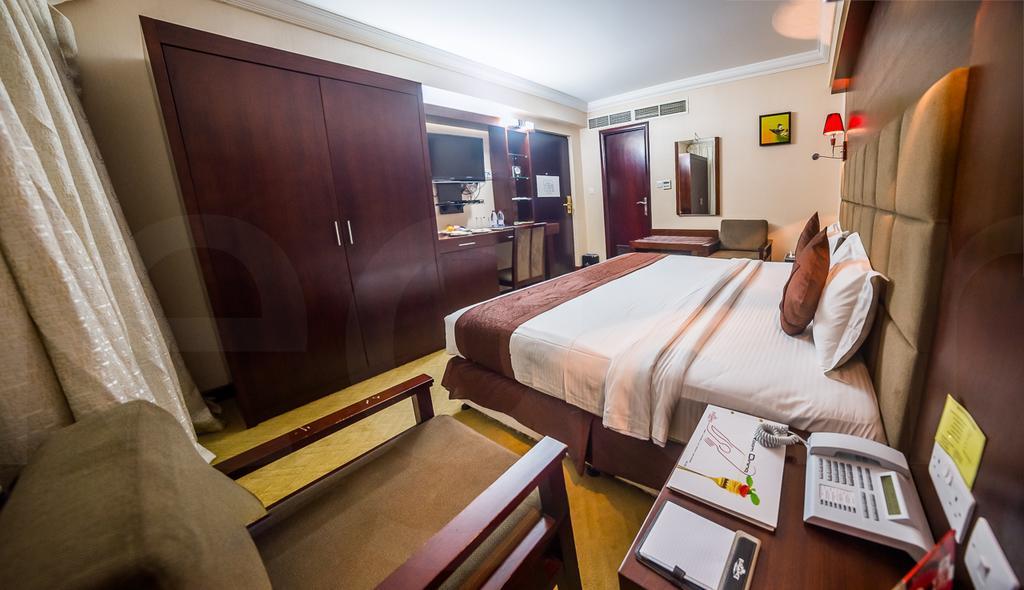 Elegance Castle Hotel