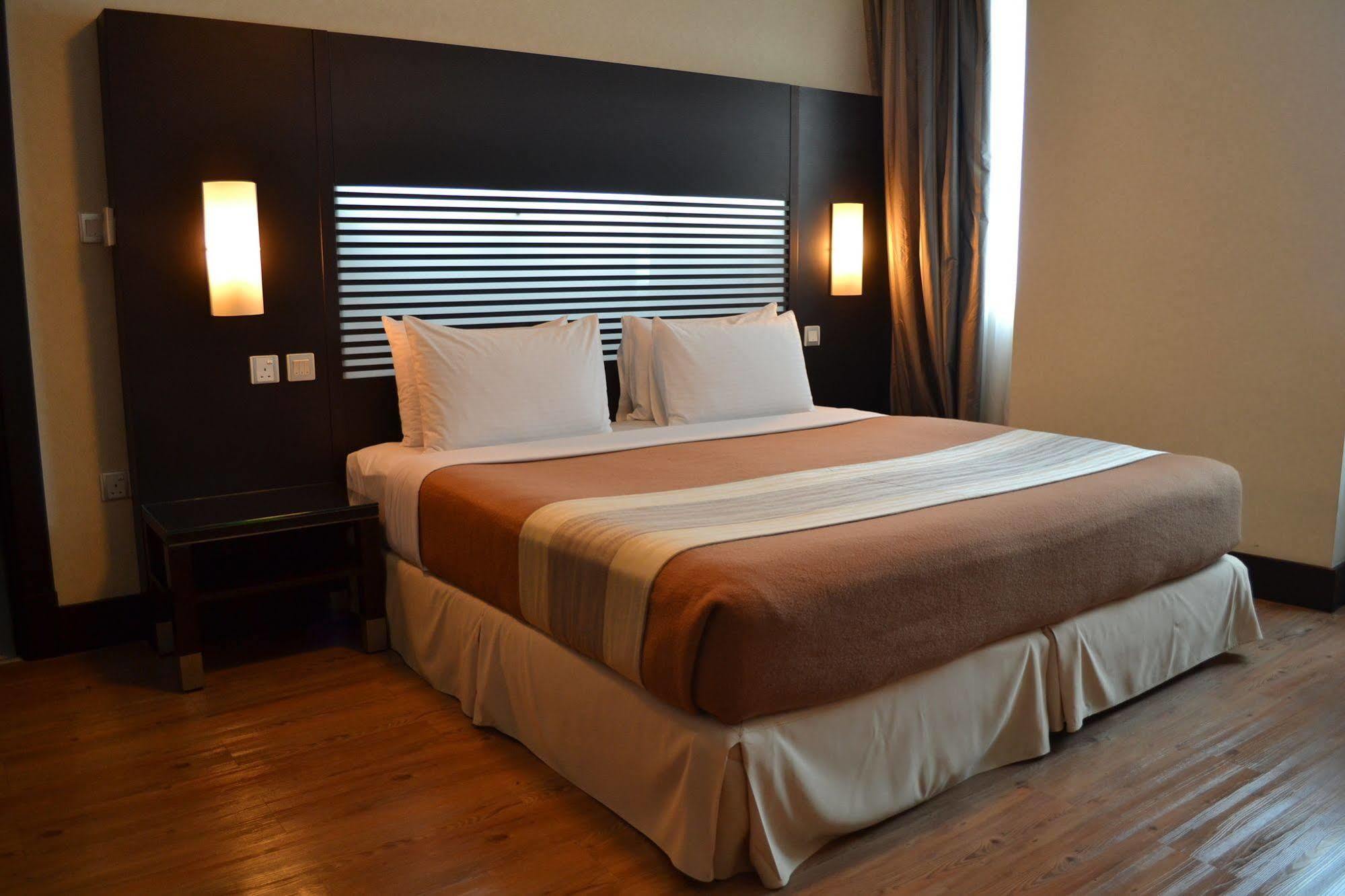 & Centre Aparthotel