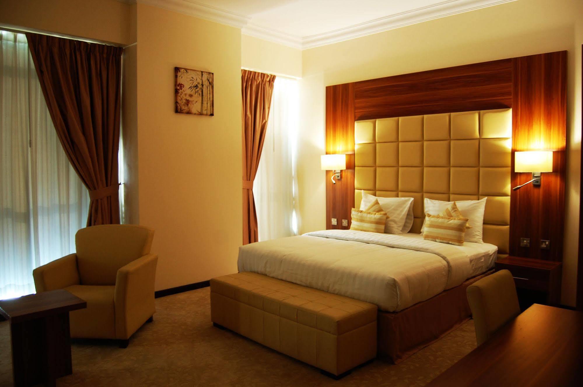 Hotel Golden Ocean 3*