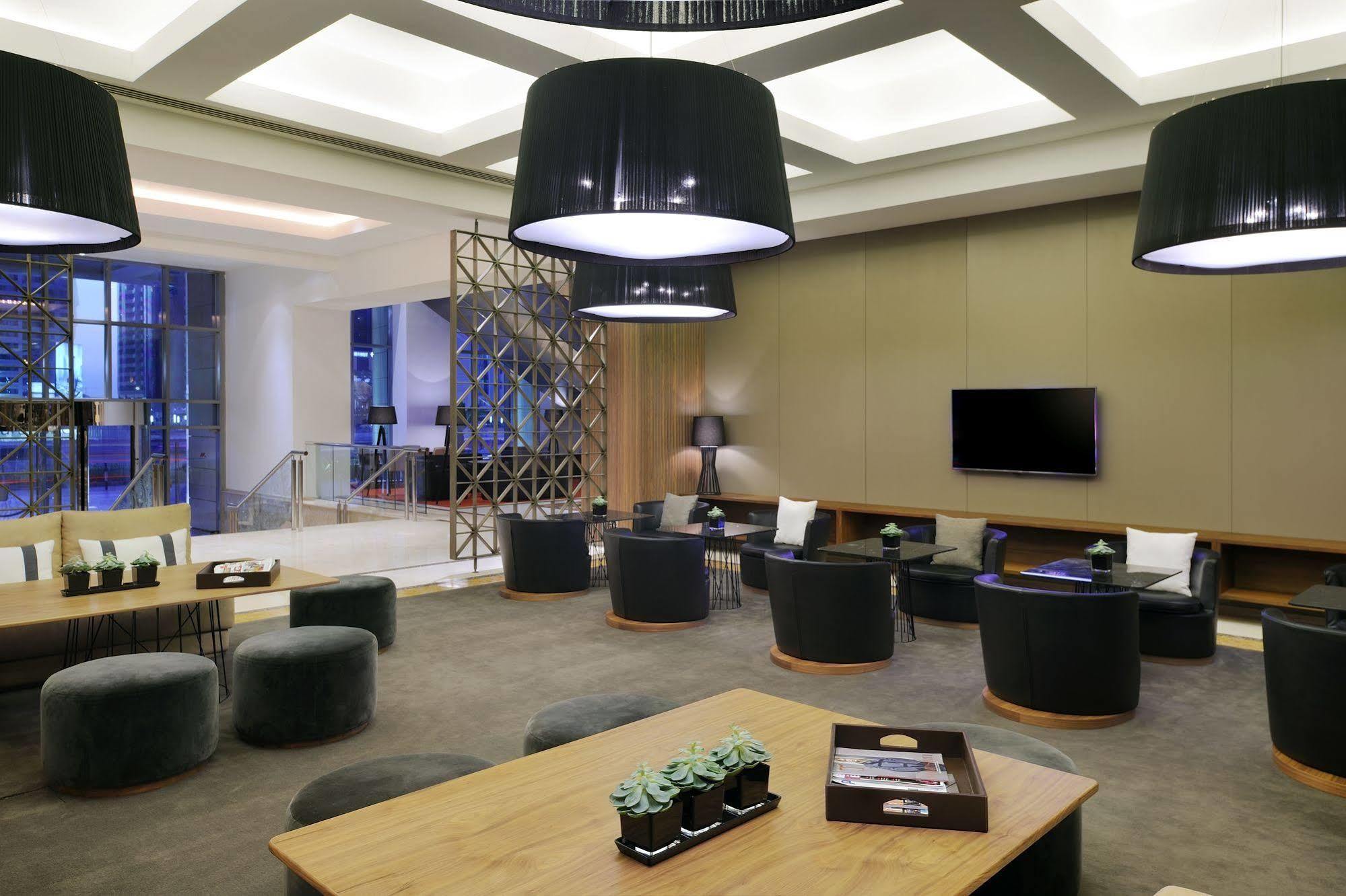 Marriott Executive Center Hotel 4*