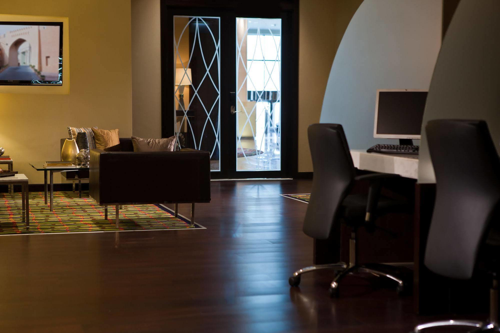 Hotel Marriott Executive Center 4*