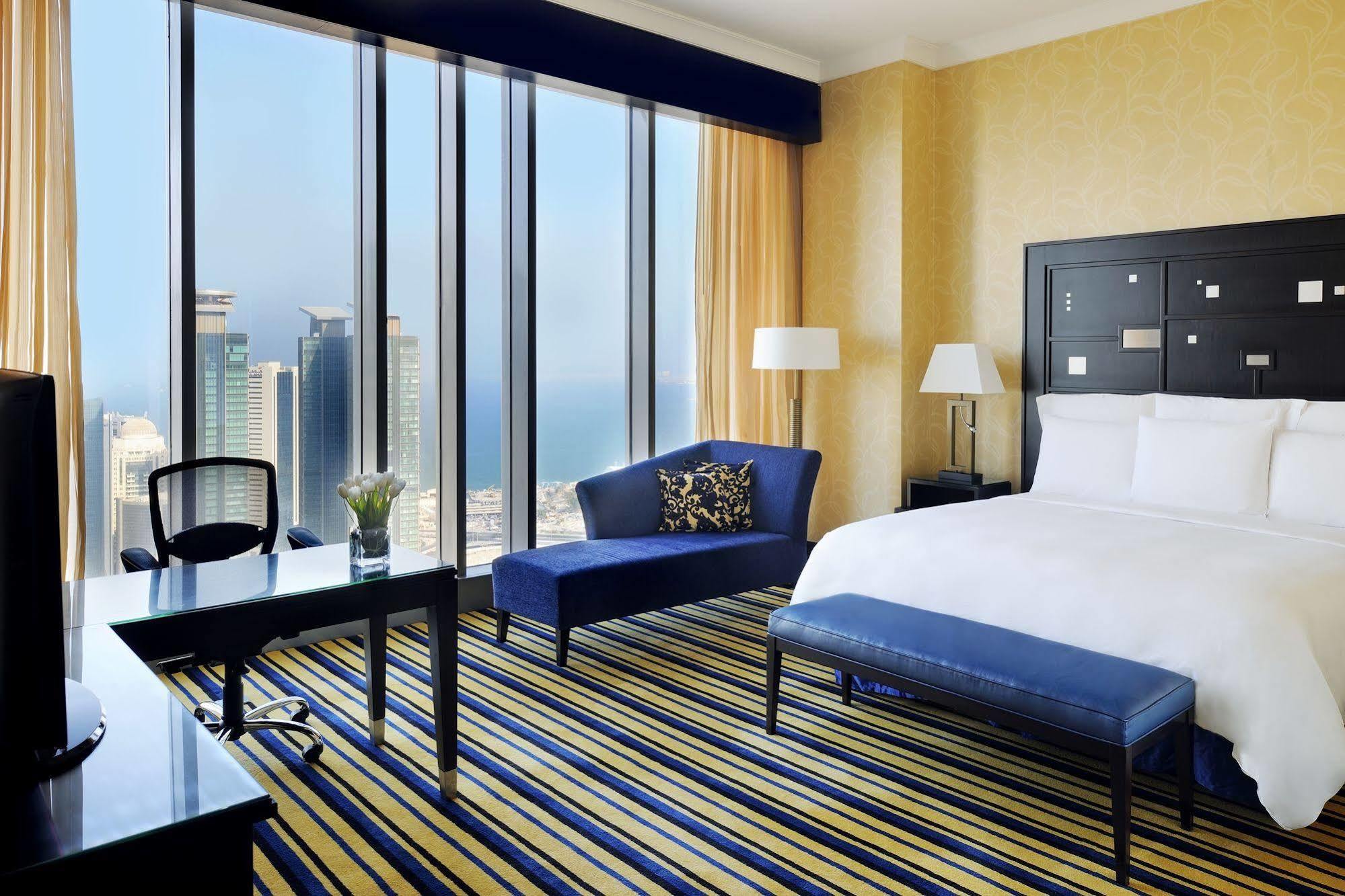 Marriott Executive Center Hotel