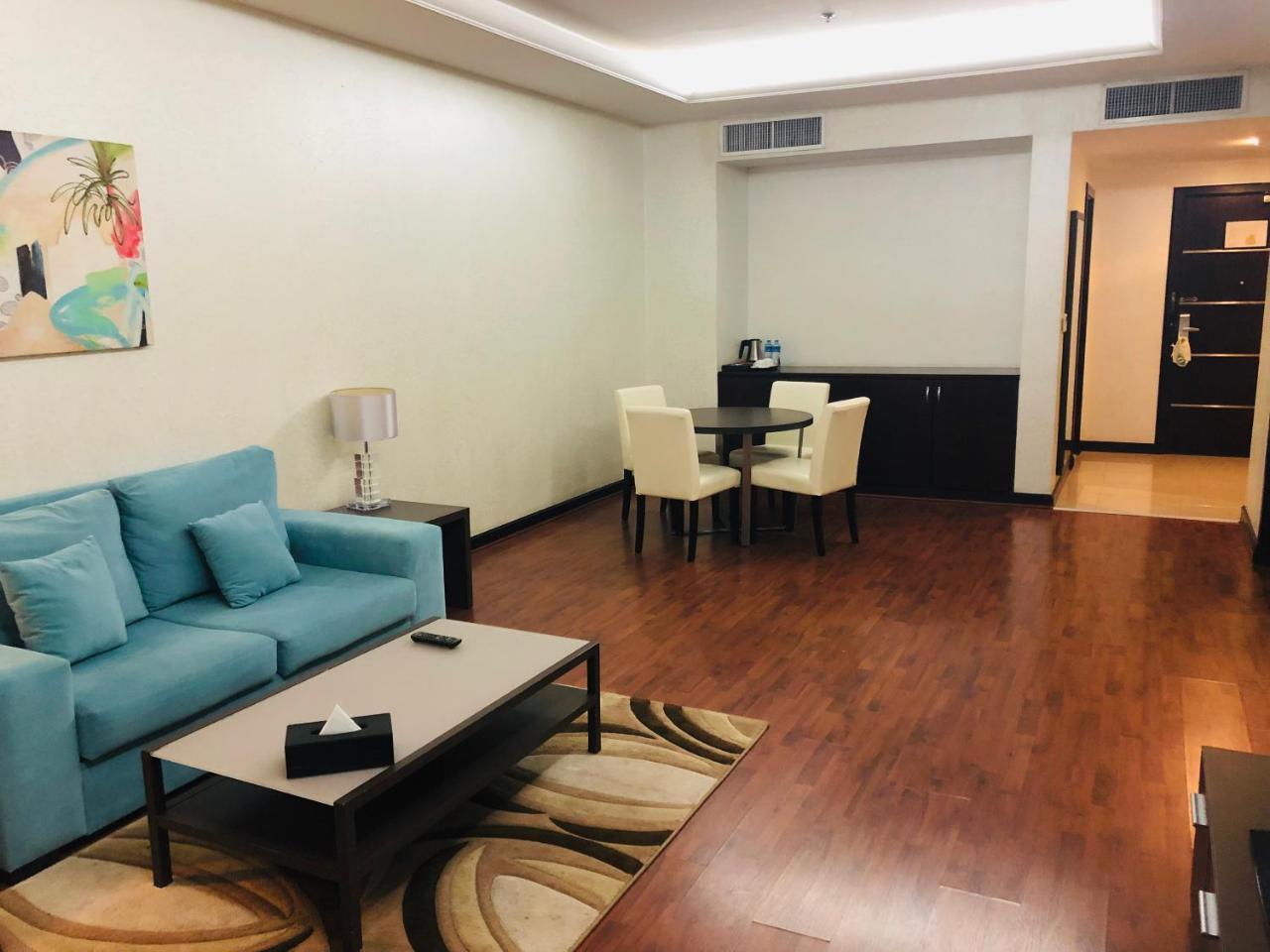 Hotel Gokulam Park