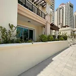 Unique 1 Bedroom Chalet Beach Front